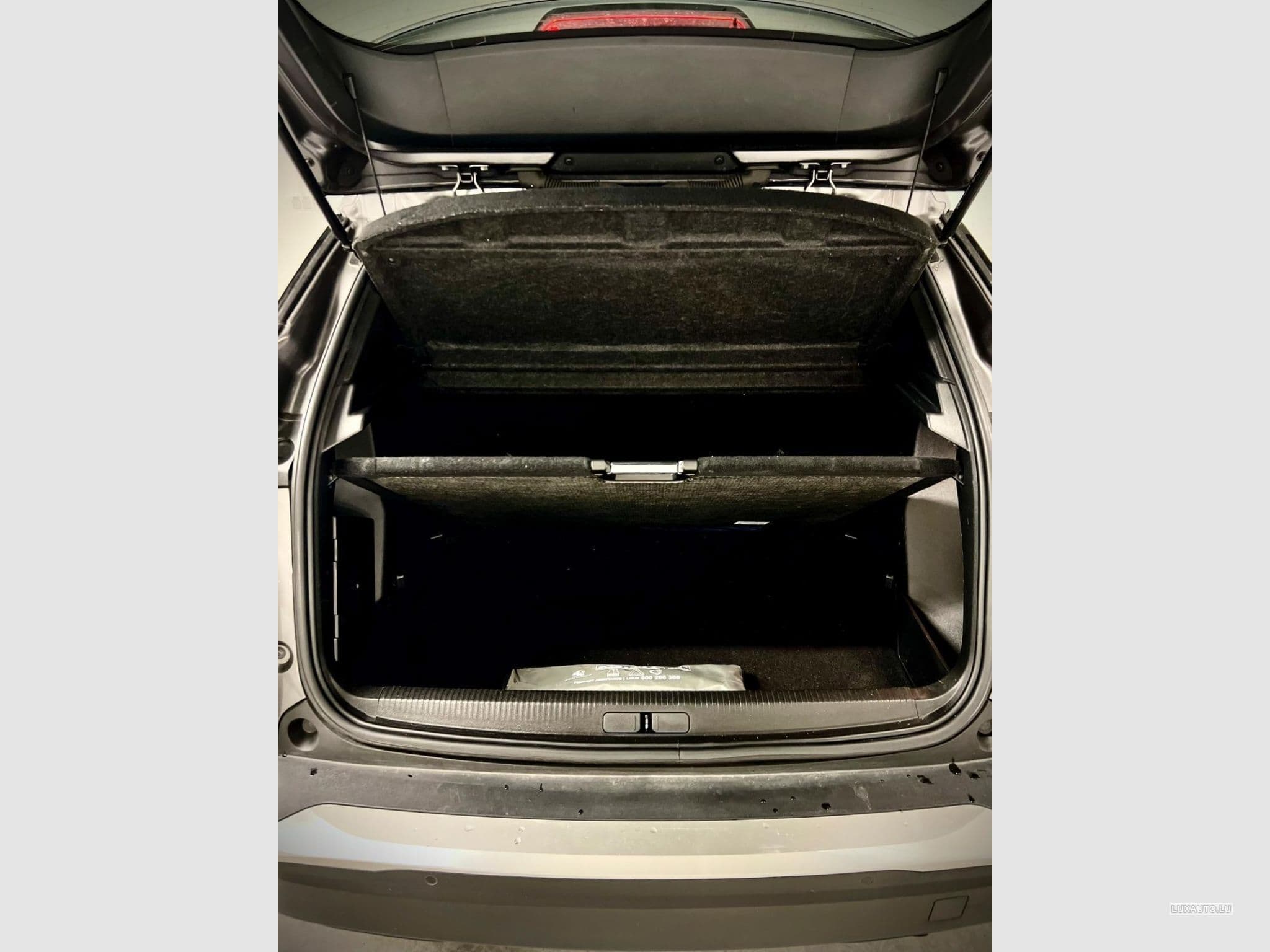 Peugeot 2008 Allure (2023) - Foto 13