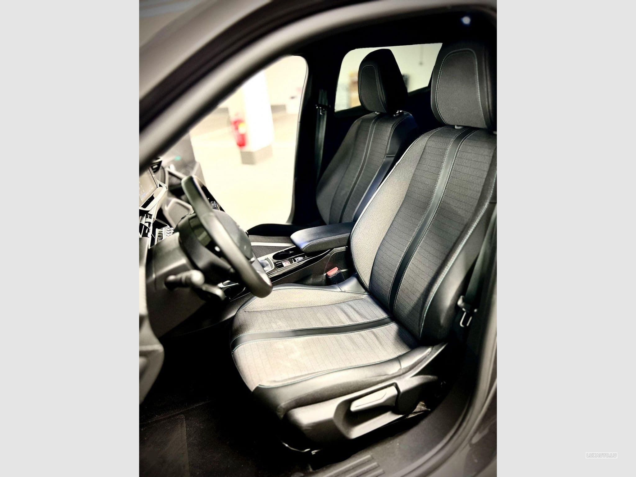 Peugeot 2008 Allure (2023) - Foto 14