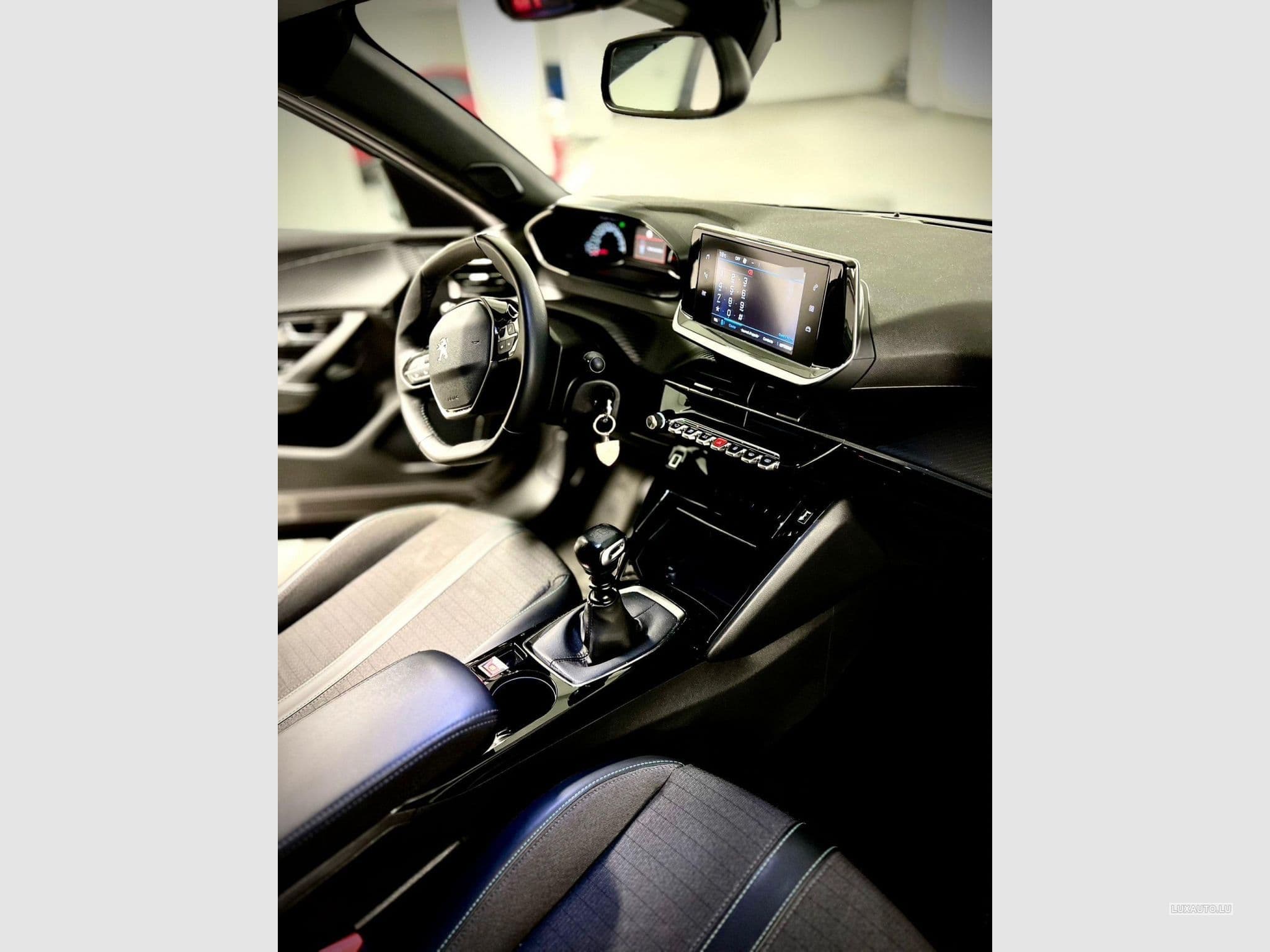 Peugeot 2008 Allure (2023) - Foto 9