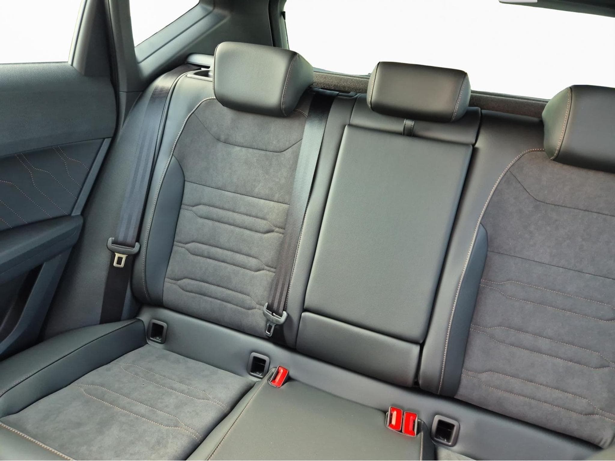 Cupra Ateca 2.0 TSI 4Drive DSG (2025) - Photo 15