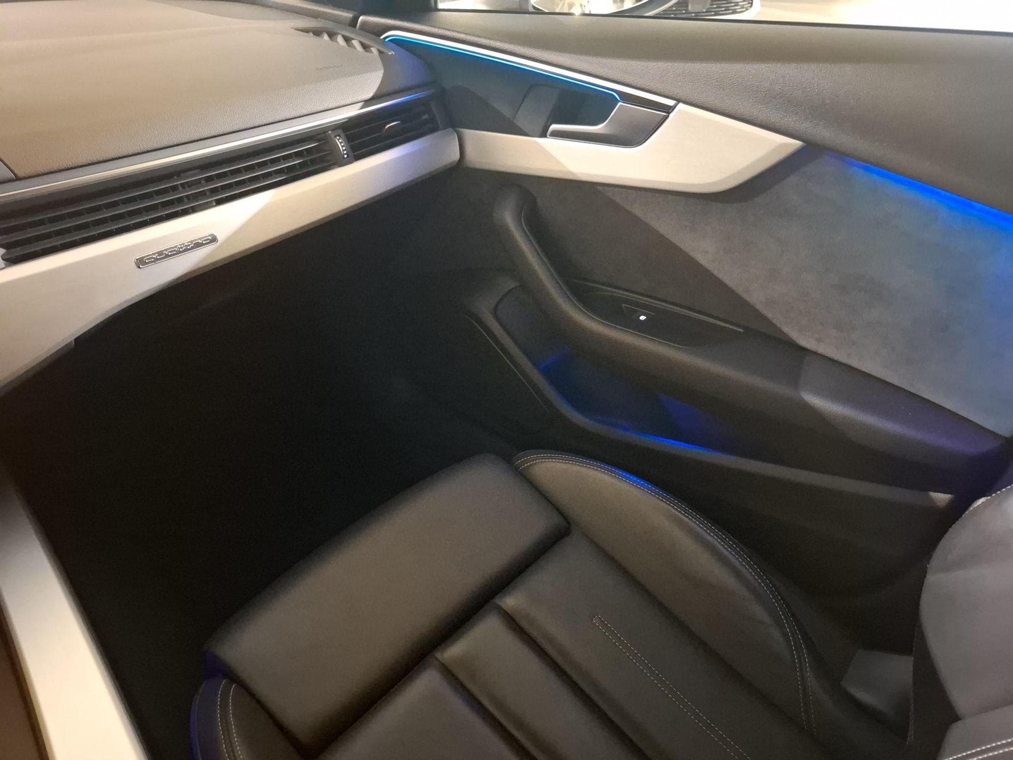 Audi A4 2.0 TDI Sport Quattro (2019) - Photo 9