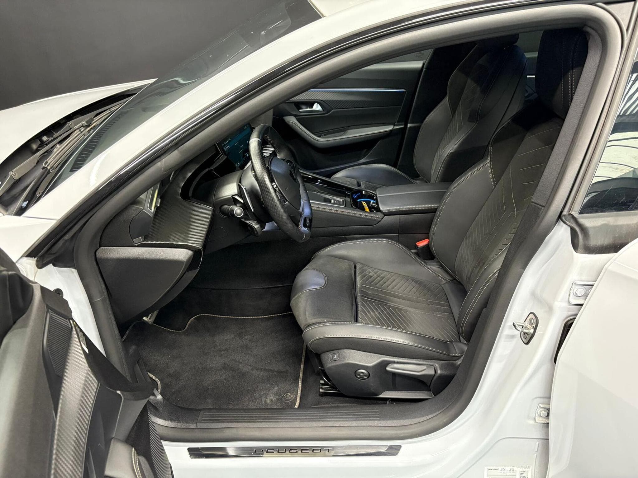 Peugeot 508 SW GT Blue HDI 130 EAT8 (2024) - Foto 10