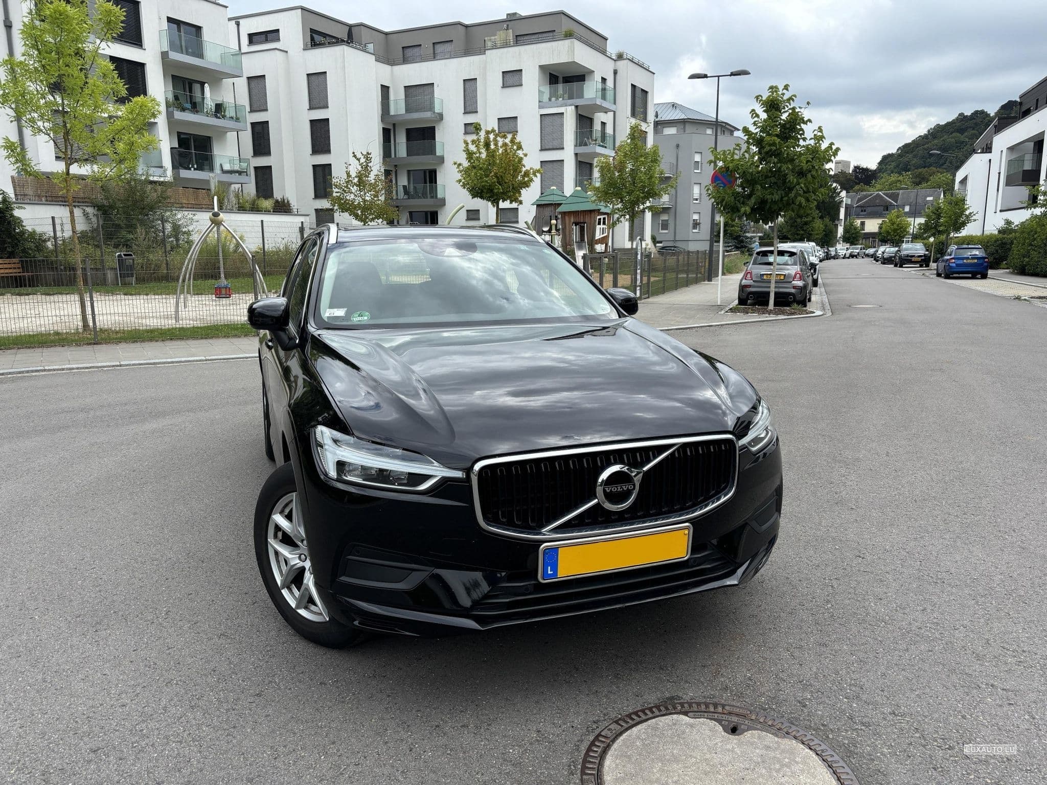 Volvo XC60 MOMENTUM D4 GEARTRONIC 190 CH (2019) - Photo 2