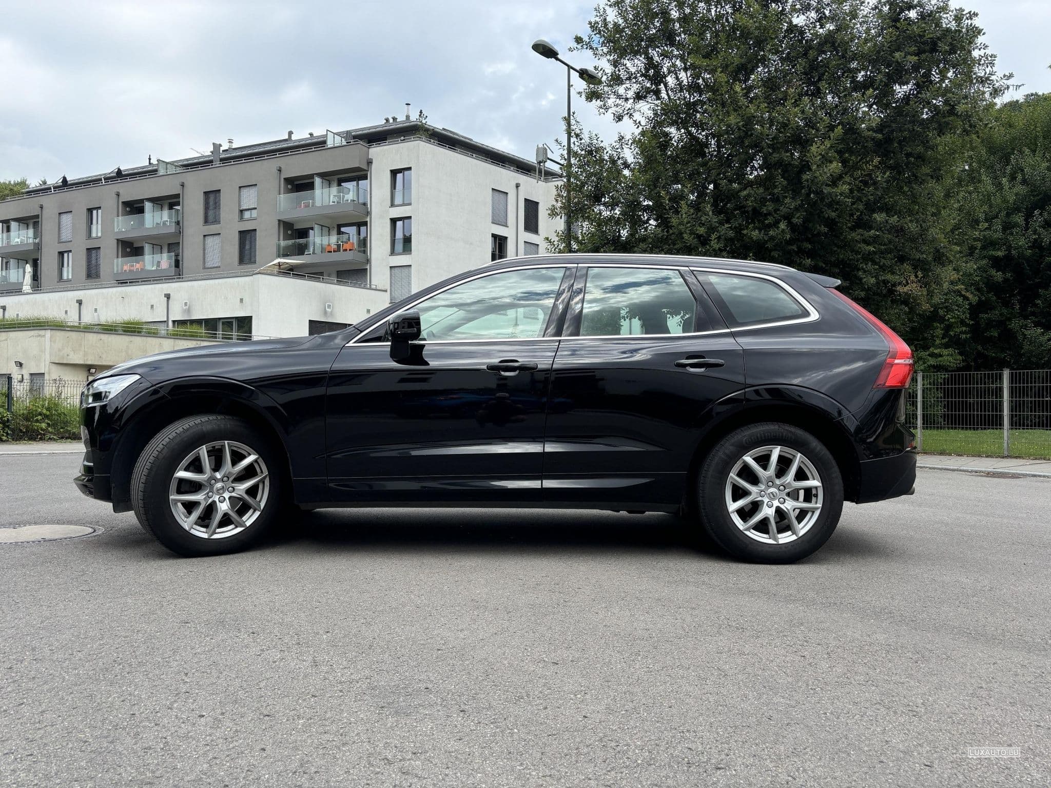 Volvo XC60 MOMENTUM D4 GEARTRONIC 190 CH (2019) - Photo 3