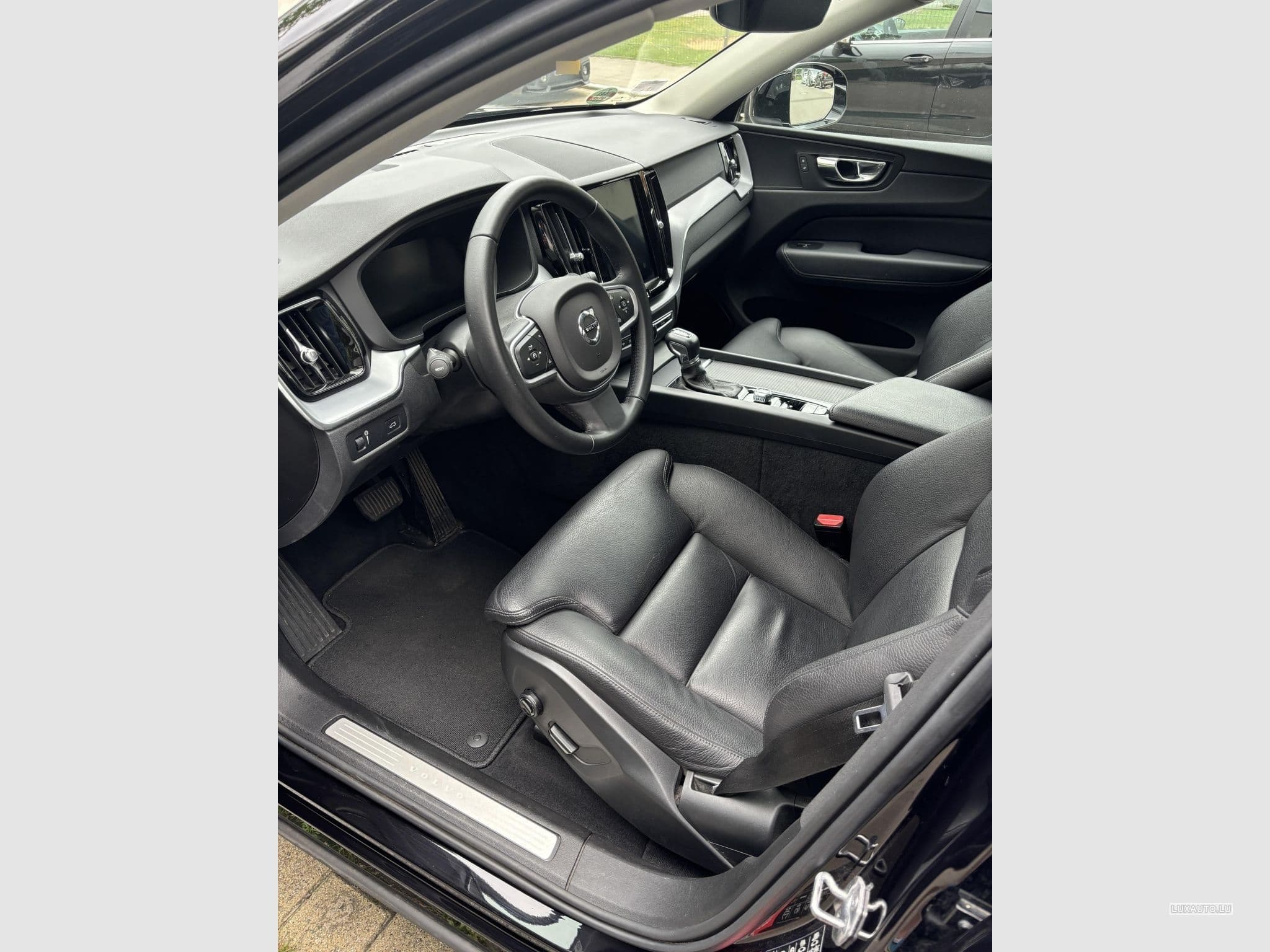 Volvo XC60 MOMENTUM D4 GEARTRONIC 190 CH (2019) - Photo 7