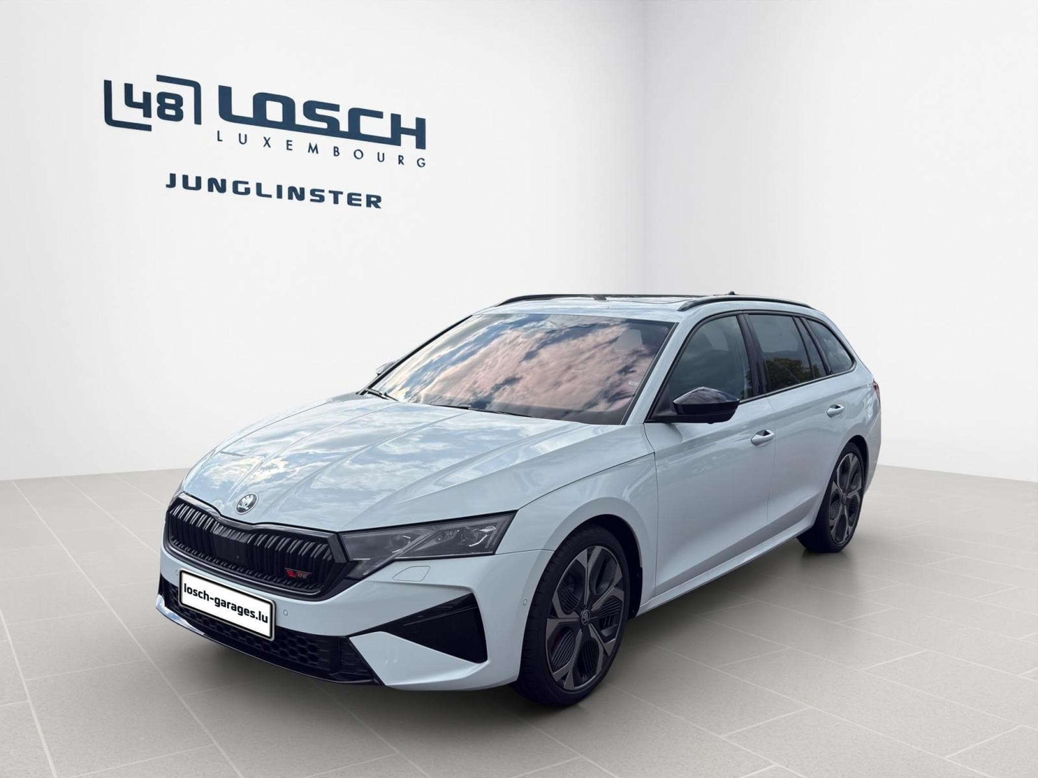 Skoda Octavia Combi RS (2025) - Photo 1