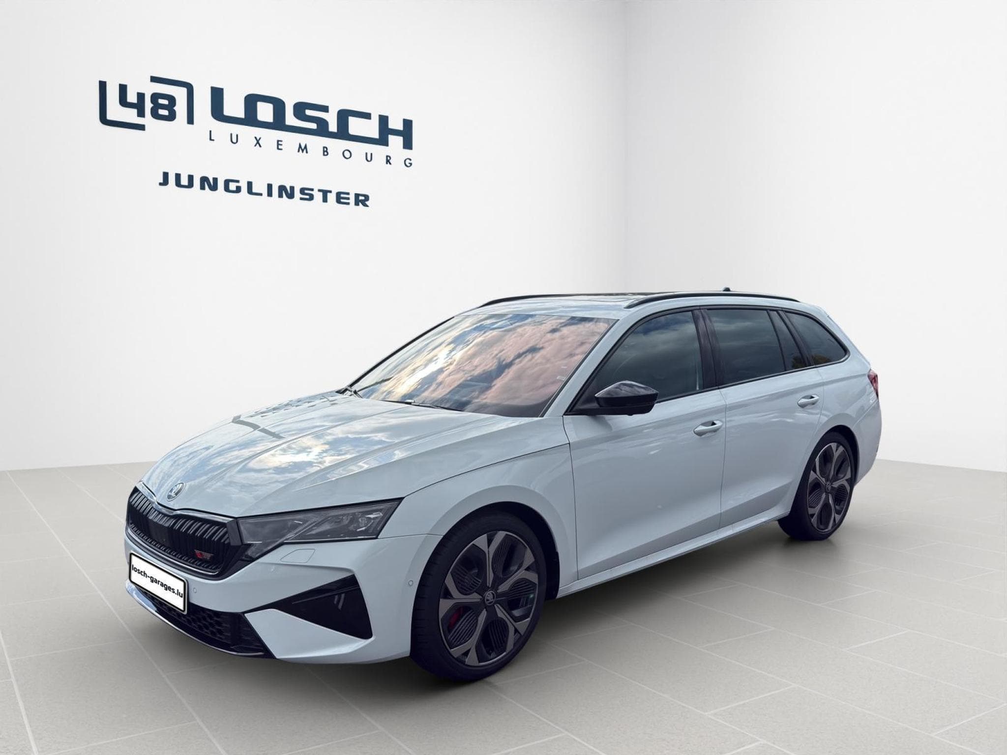 Skoda Octavia Combi RS (2025) - Photo 5