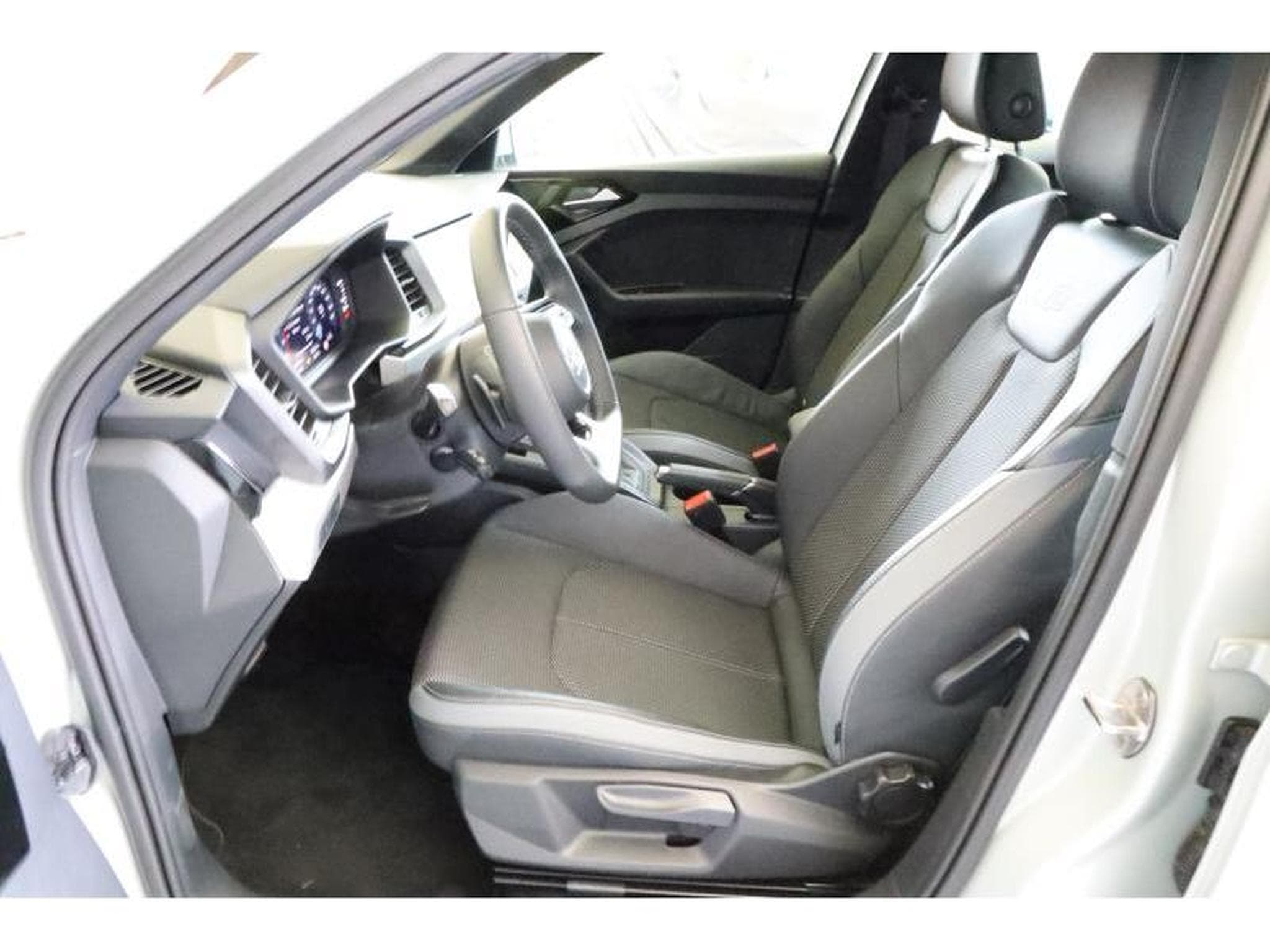 Audi A1 Sportback (2024) - Photo 12