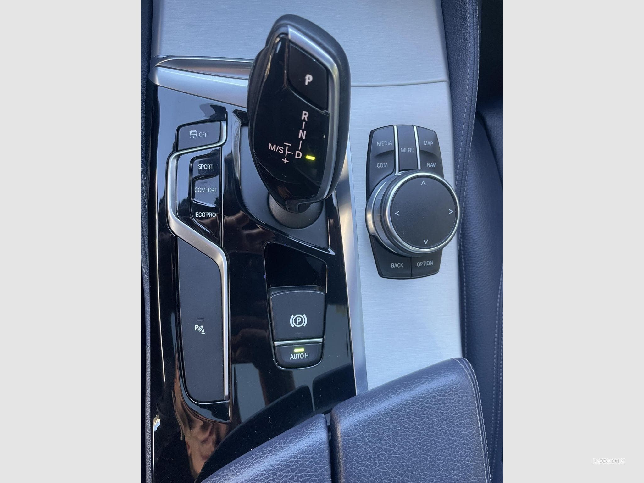 BMW 525 LUXURY-LINE (2017) - Foto 8