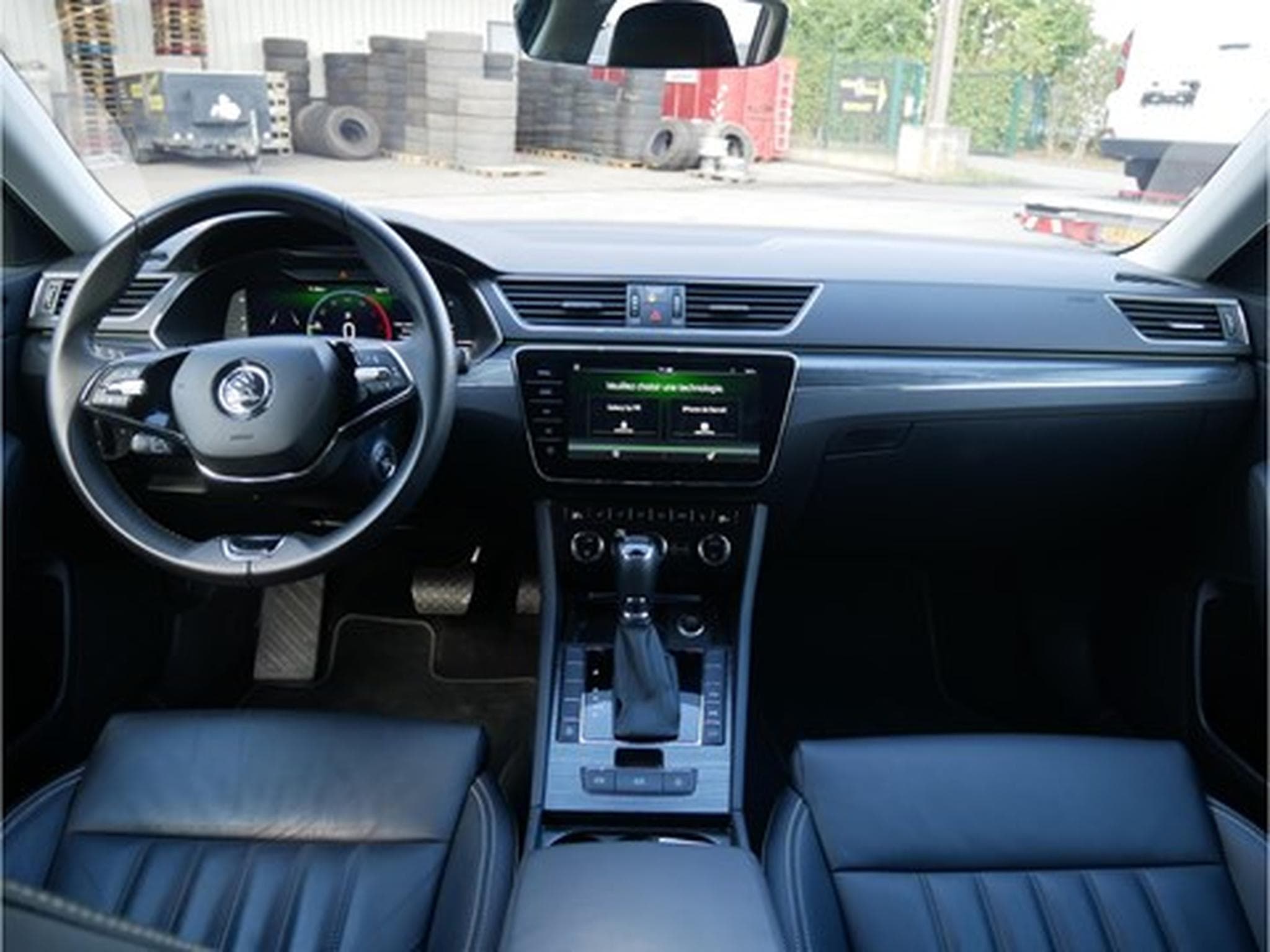 Skoda Superb 2.0CRTDI 150 cv Style DSG (2023) - Photo 4