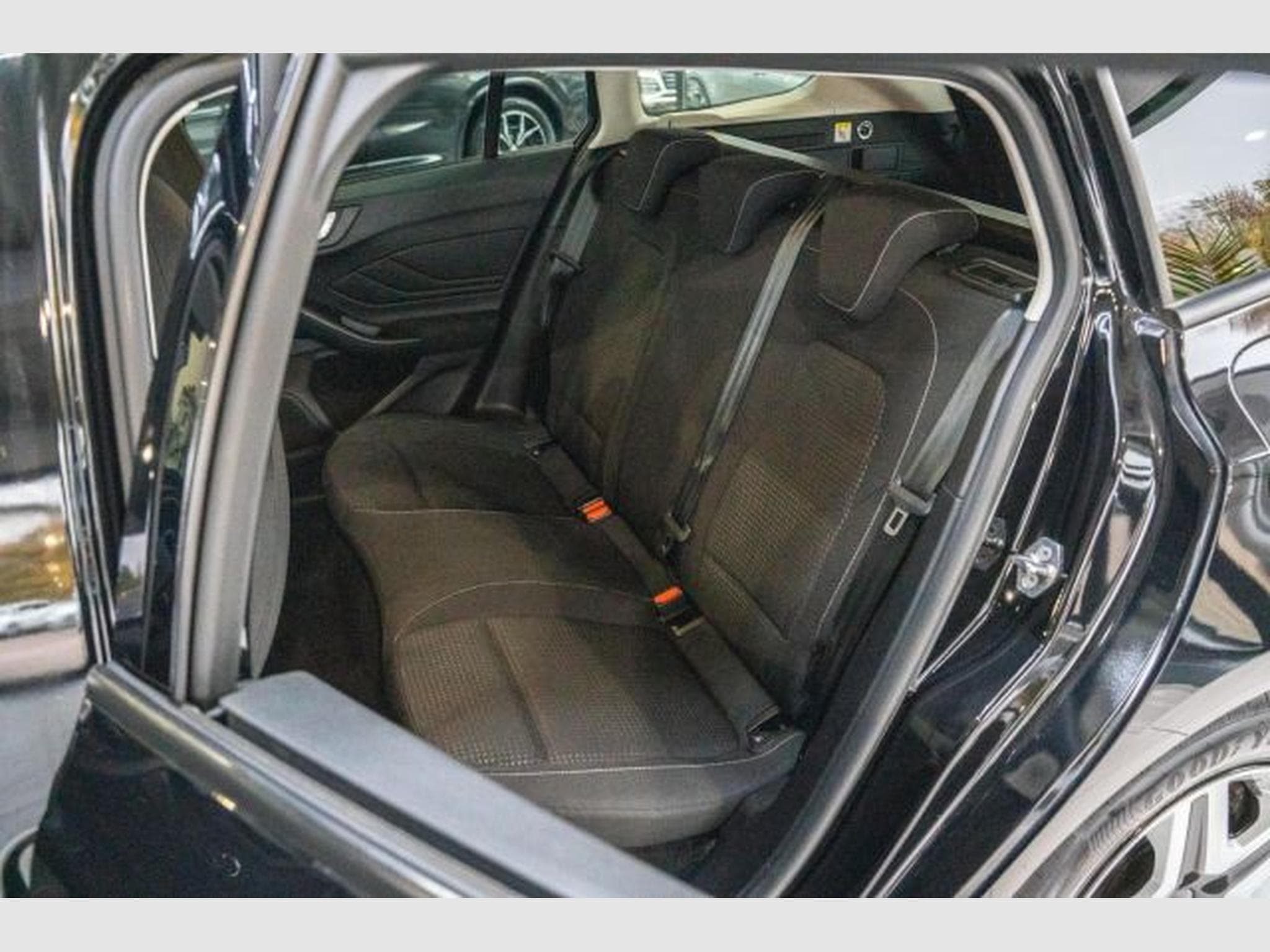 Ford Focus Focus Turnier 1.5 D 8G-Autom. AHK PDC LED 1.HAND (2022) - Photo 13