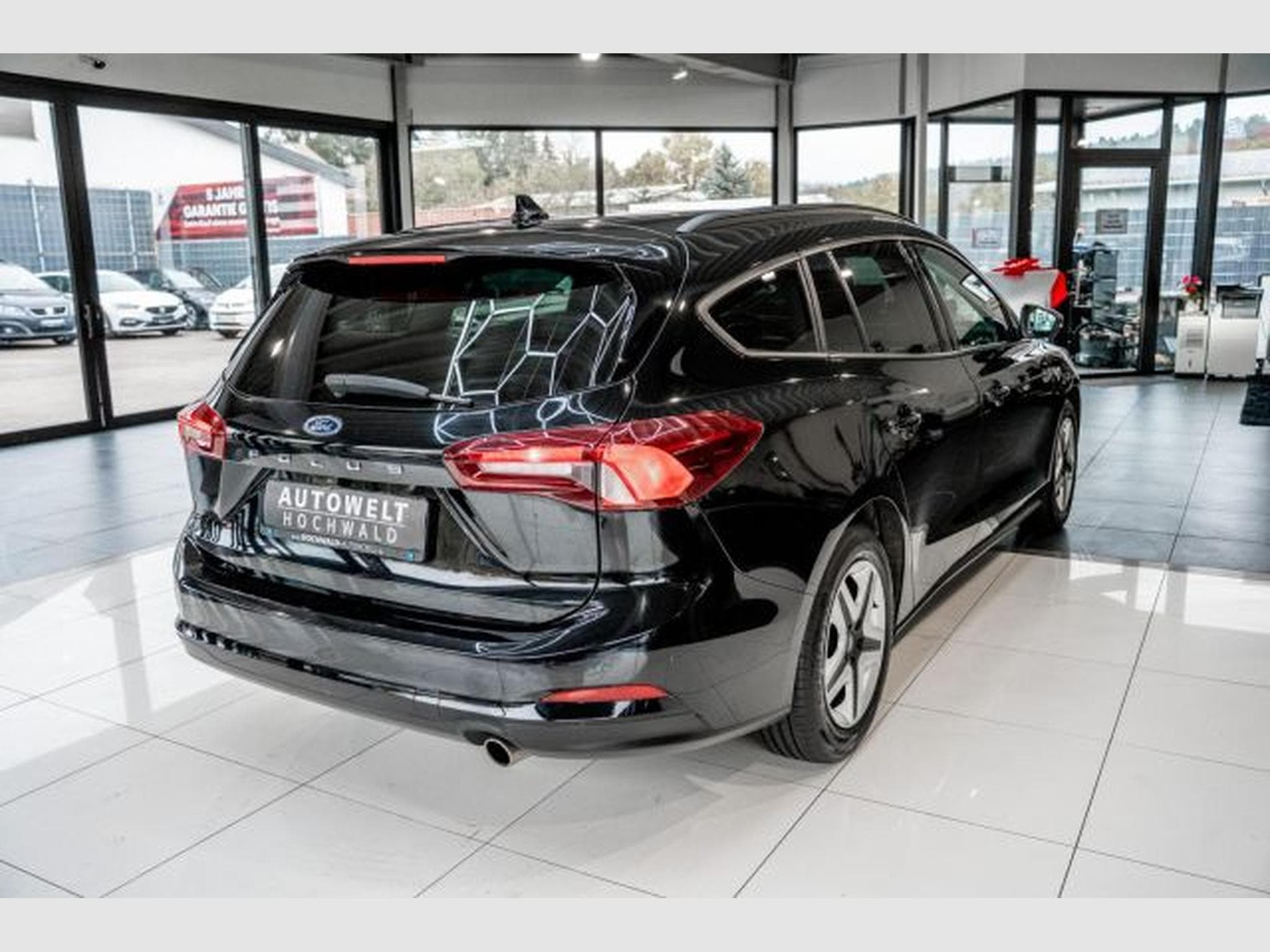 Ford Focus Focus Turnier 1.5 D 8G-Autom. AHK PDC LED 1.HAND (2022) - Photo 6