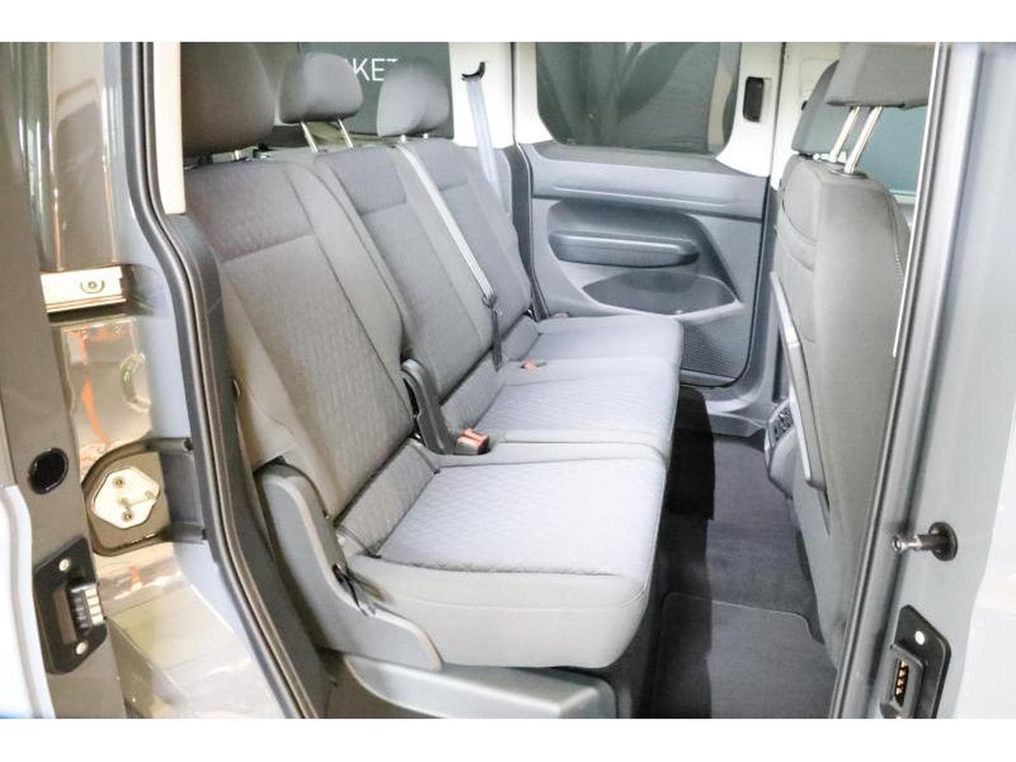 VW Caddy V Life (2025) - Photo 9