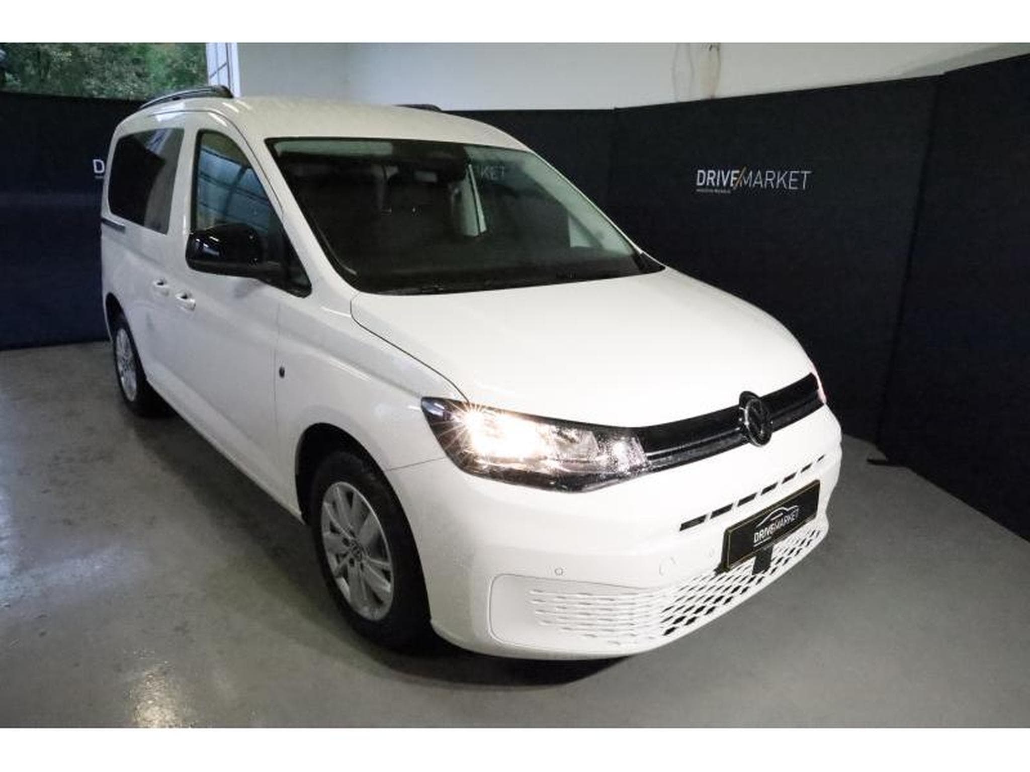 VW Caddy Life (2025) - Photo 17