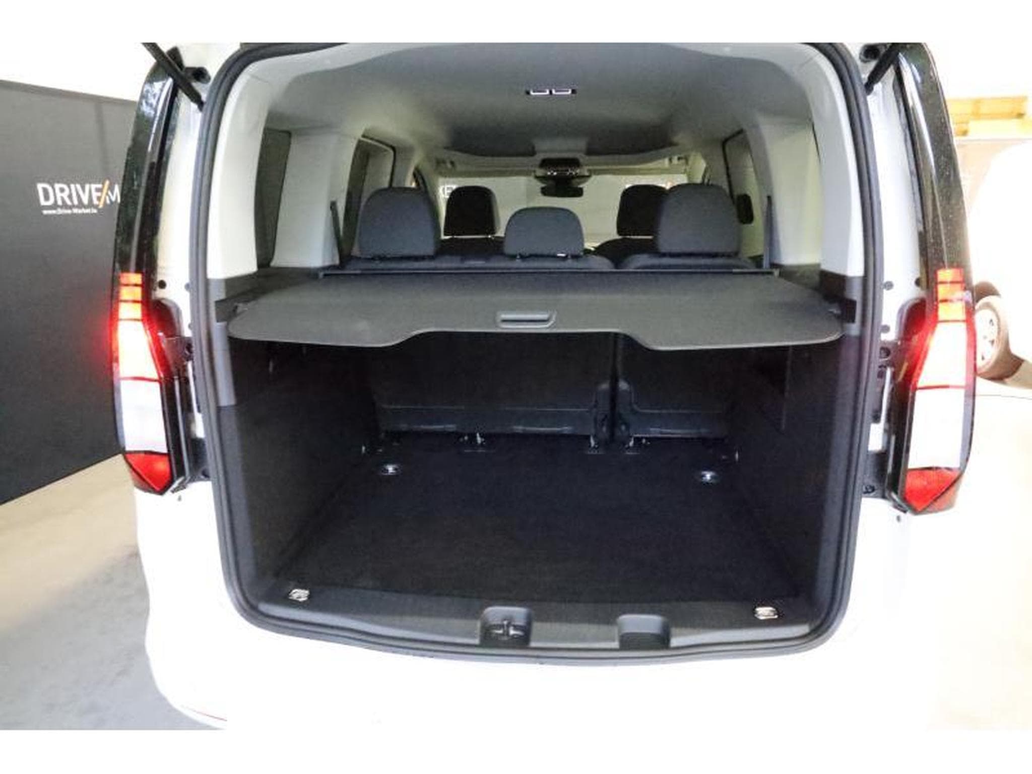 VW Caddy Life (2025) - Photo 7