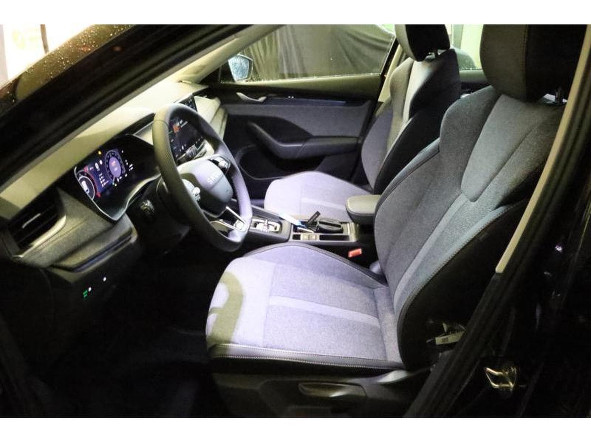 Skoda Octavia Selection (2025) - Foto 10