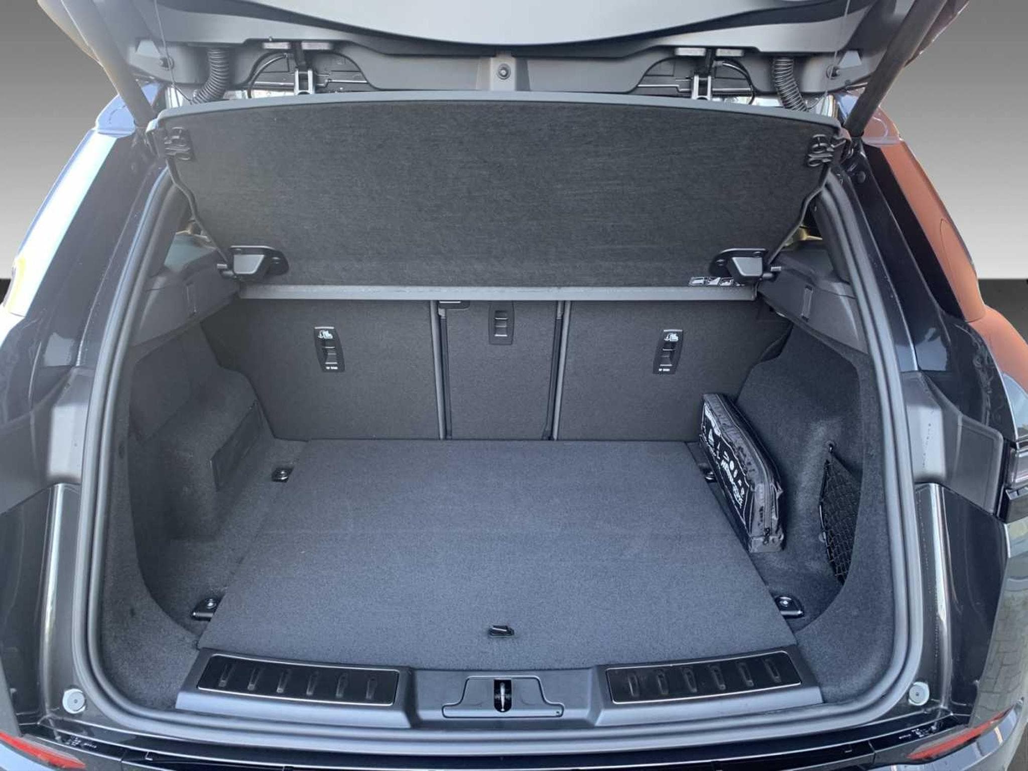 Land-Rover Range Rover Evoque P270e  Dynamic SE +BLACK PACK + WINTER PACK (2024) - Foto 11