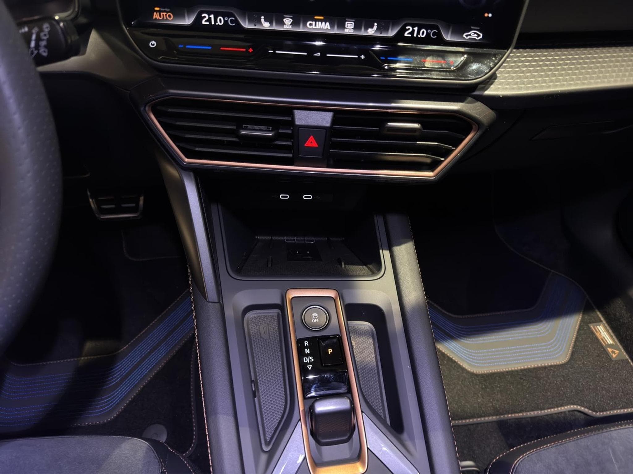 Cupra Leon Sportstourer (2025) - Photo 13