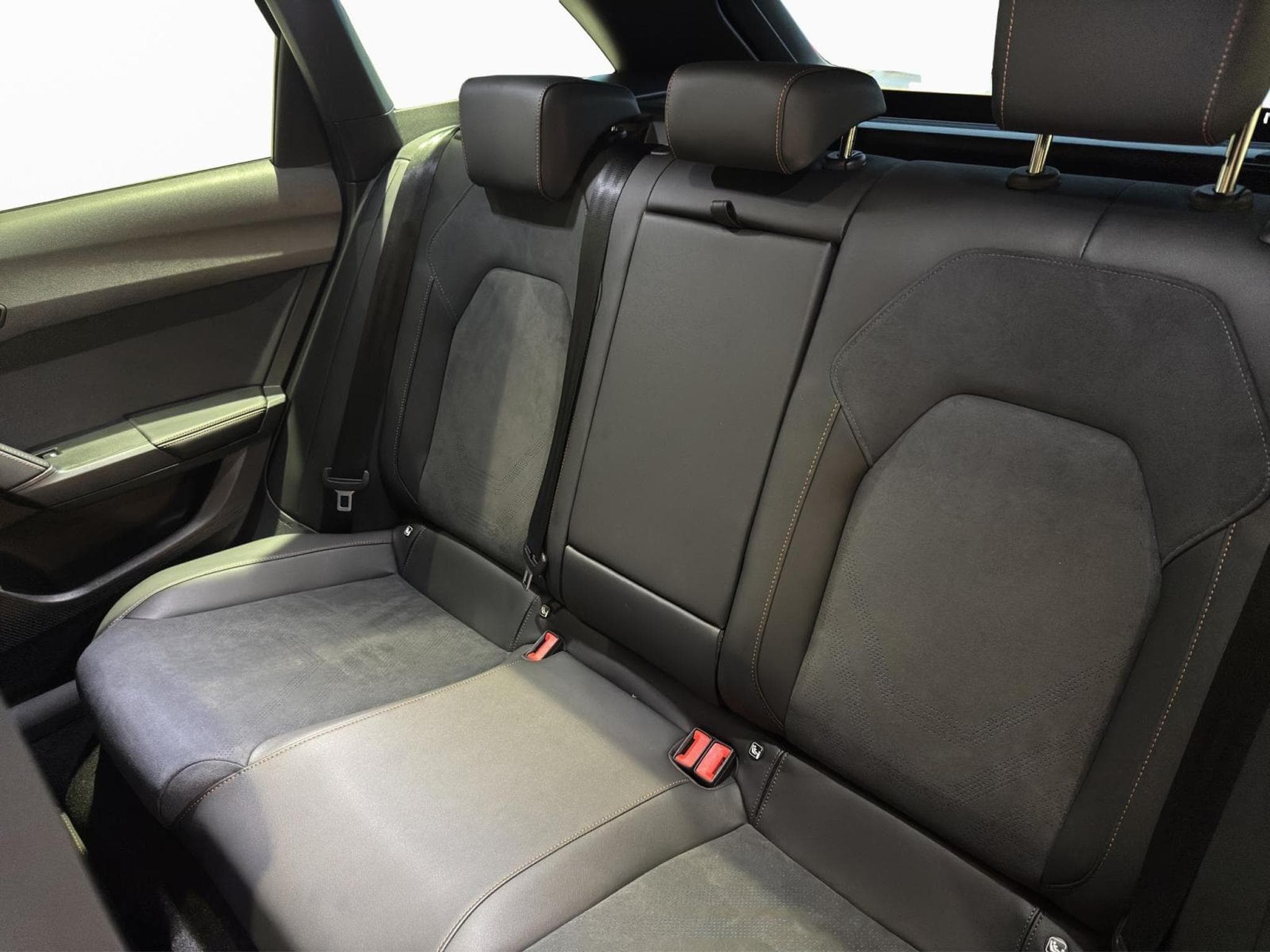 Cupra Leon Sportstourer (2025) - Photo 16