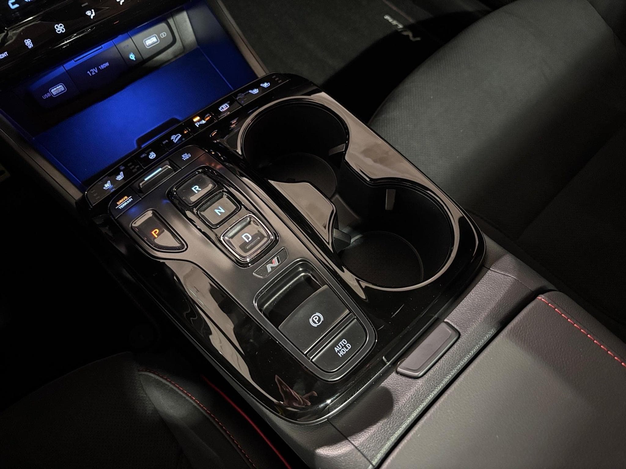 Hyundai Tucson 1.6 N LINE PLUG IN HYBRID (2025) - Photo 10