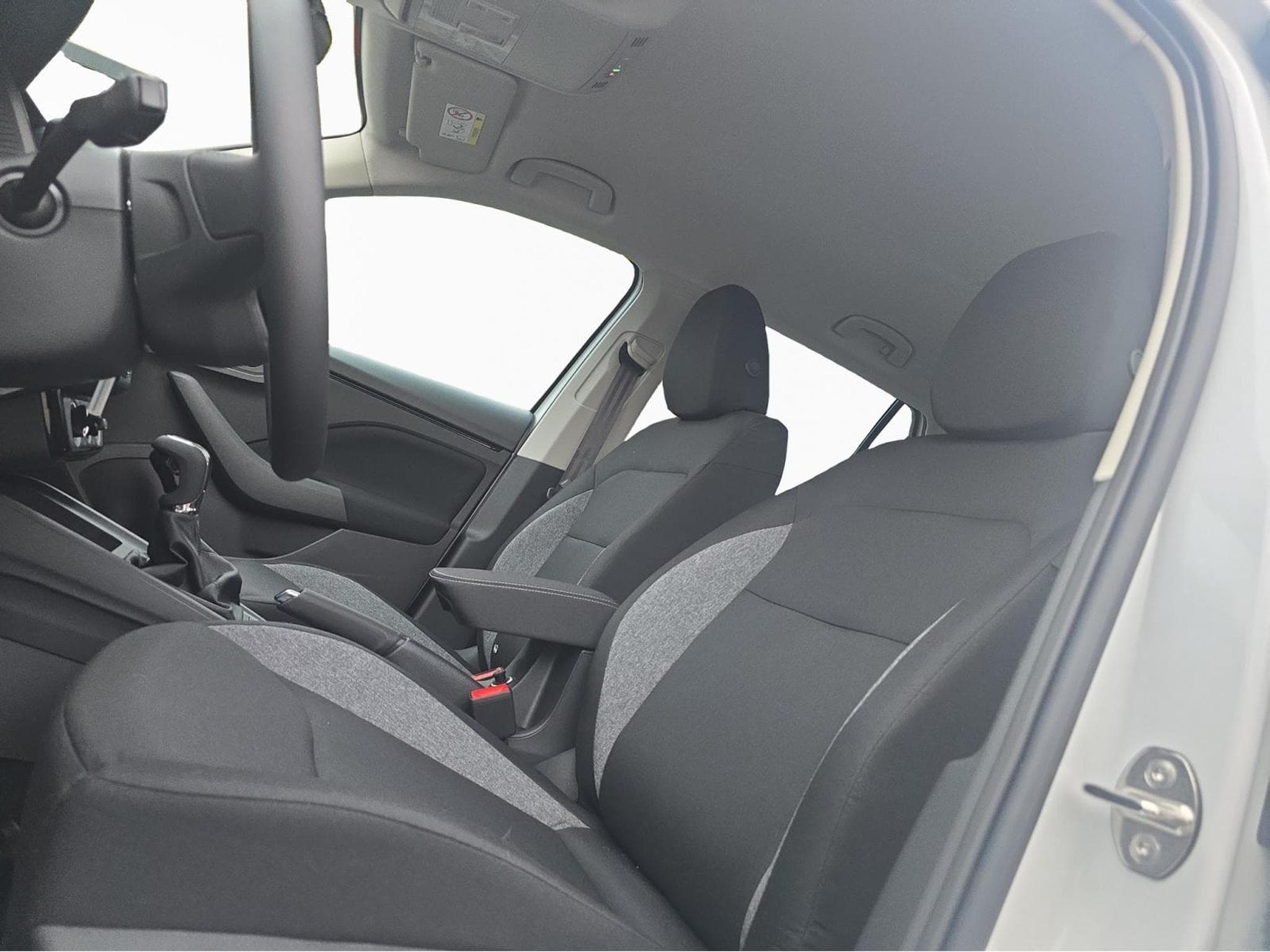 Skoda Kamiq Essence (2025) - Foto 16