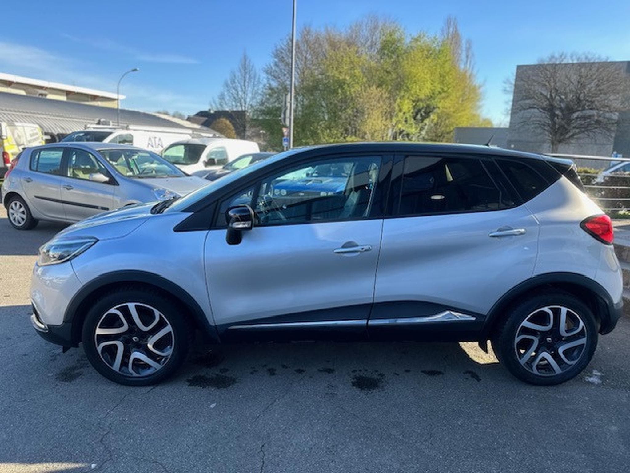 Renault Captur INTENS Energy dCi 90 (2014) - Photo 2