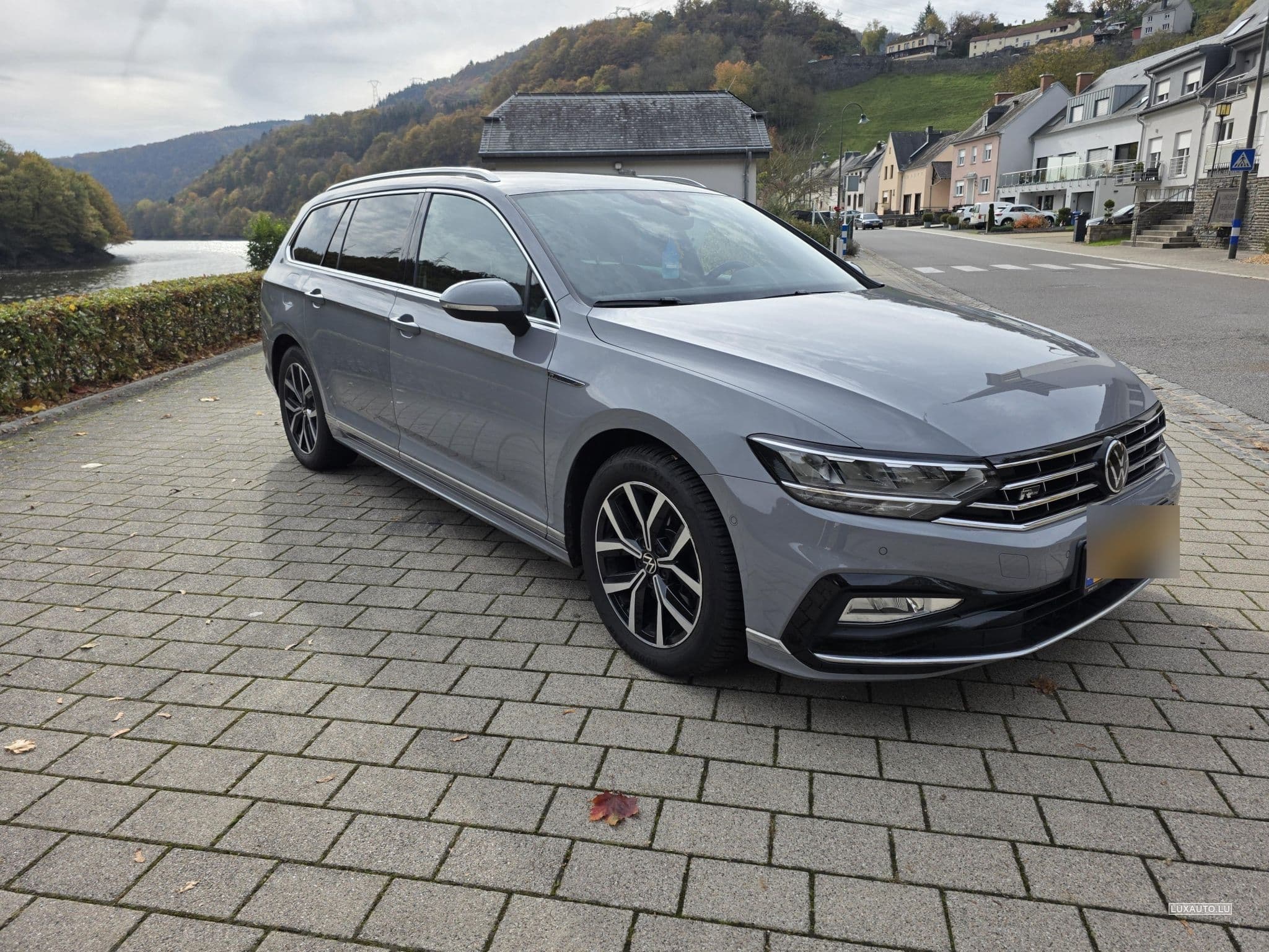 VW Passat R-line (2022) - Photo 1