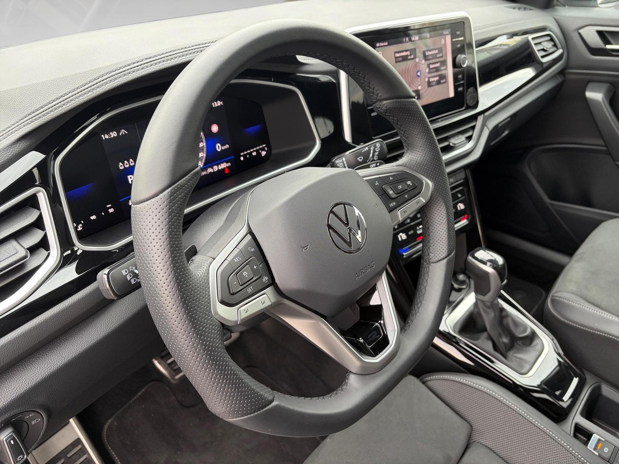 VW T-Roc 1.5L R-line 1.5L (2025) - Foto 8