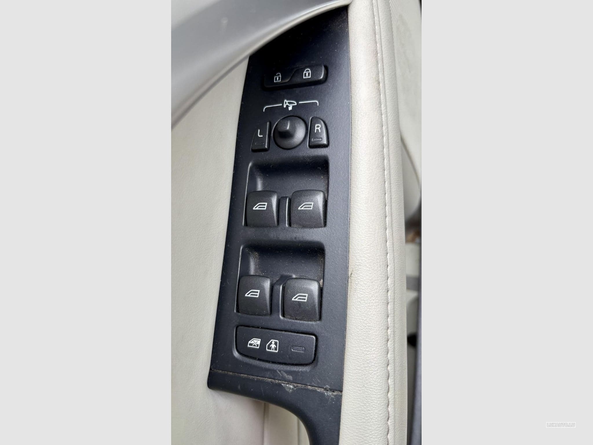 Volvo V70 2.0 D3 5-cylinder diesel, 136hp, 6-speed manual– Full Option (2013) - Photo 11