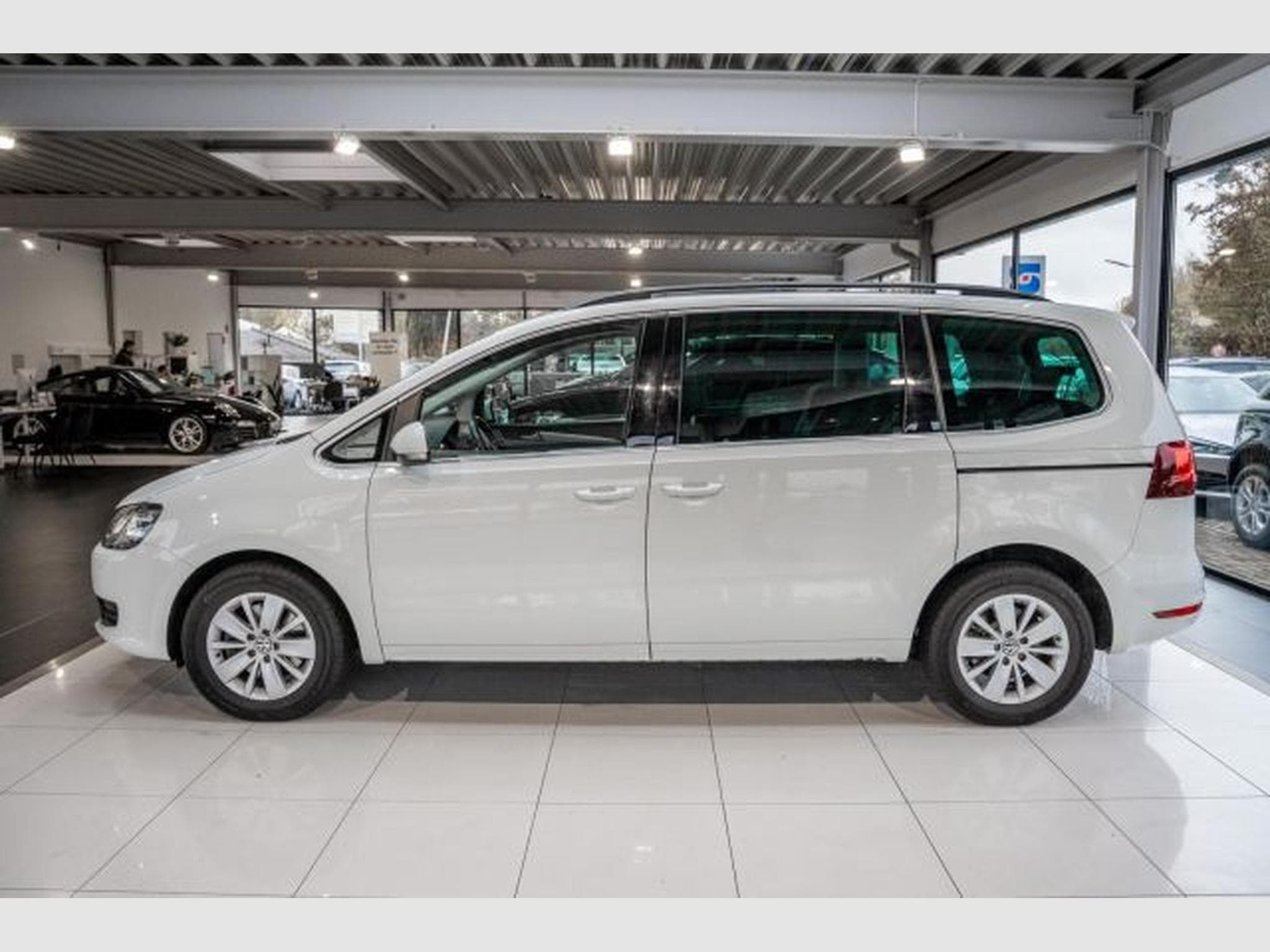 VW Sharan Sharan 2.0 TDI NAVI Bi-Xenon 7-SITZER PDC Klima (2019) - Photo 10