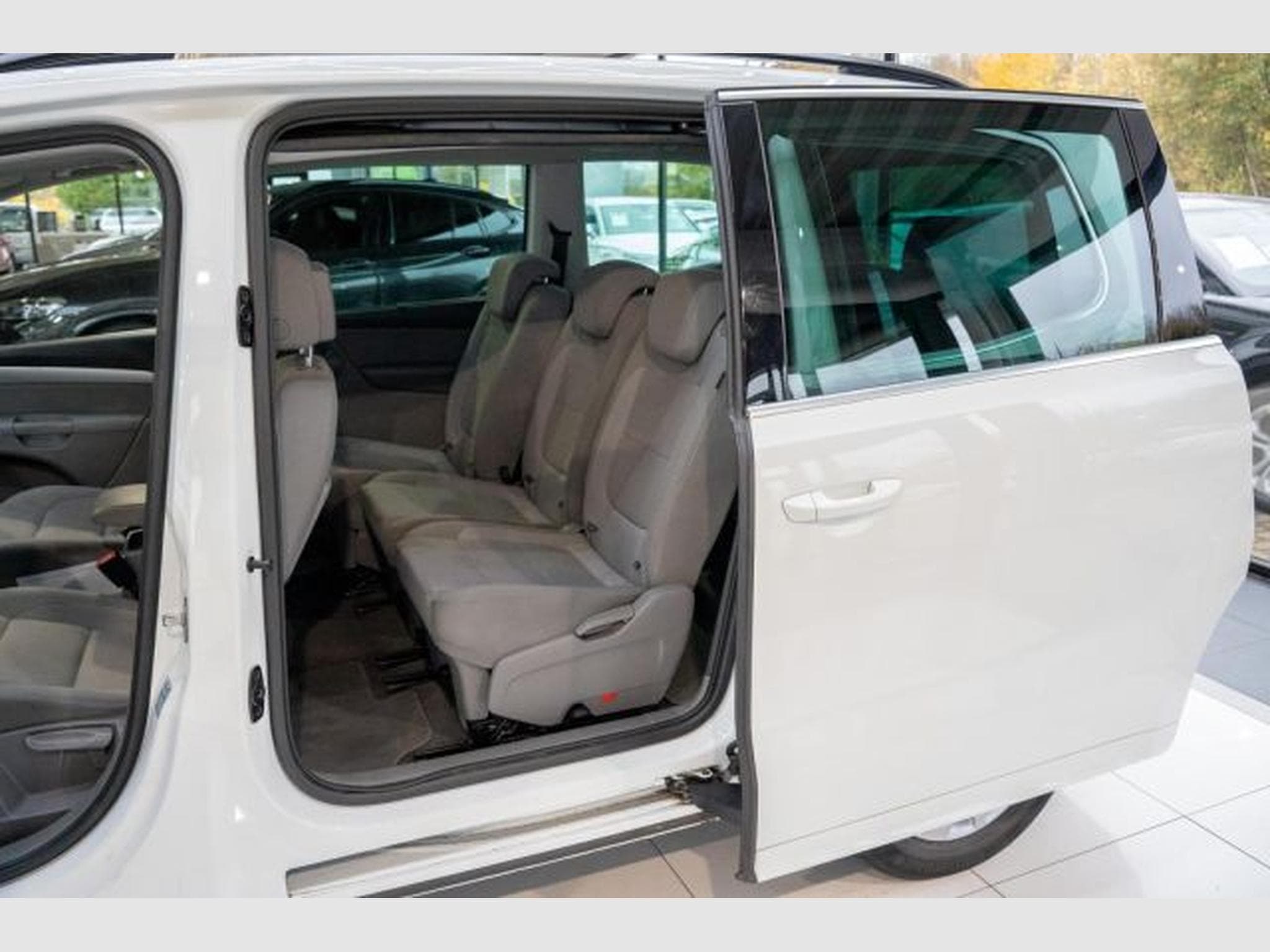 VW Sharan Sharan 2.0 TDI NAVI Bi-Xenon 7-SITZER PDC Klima (2019) - Photo 11