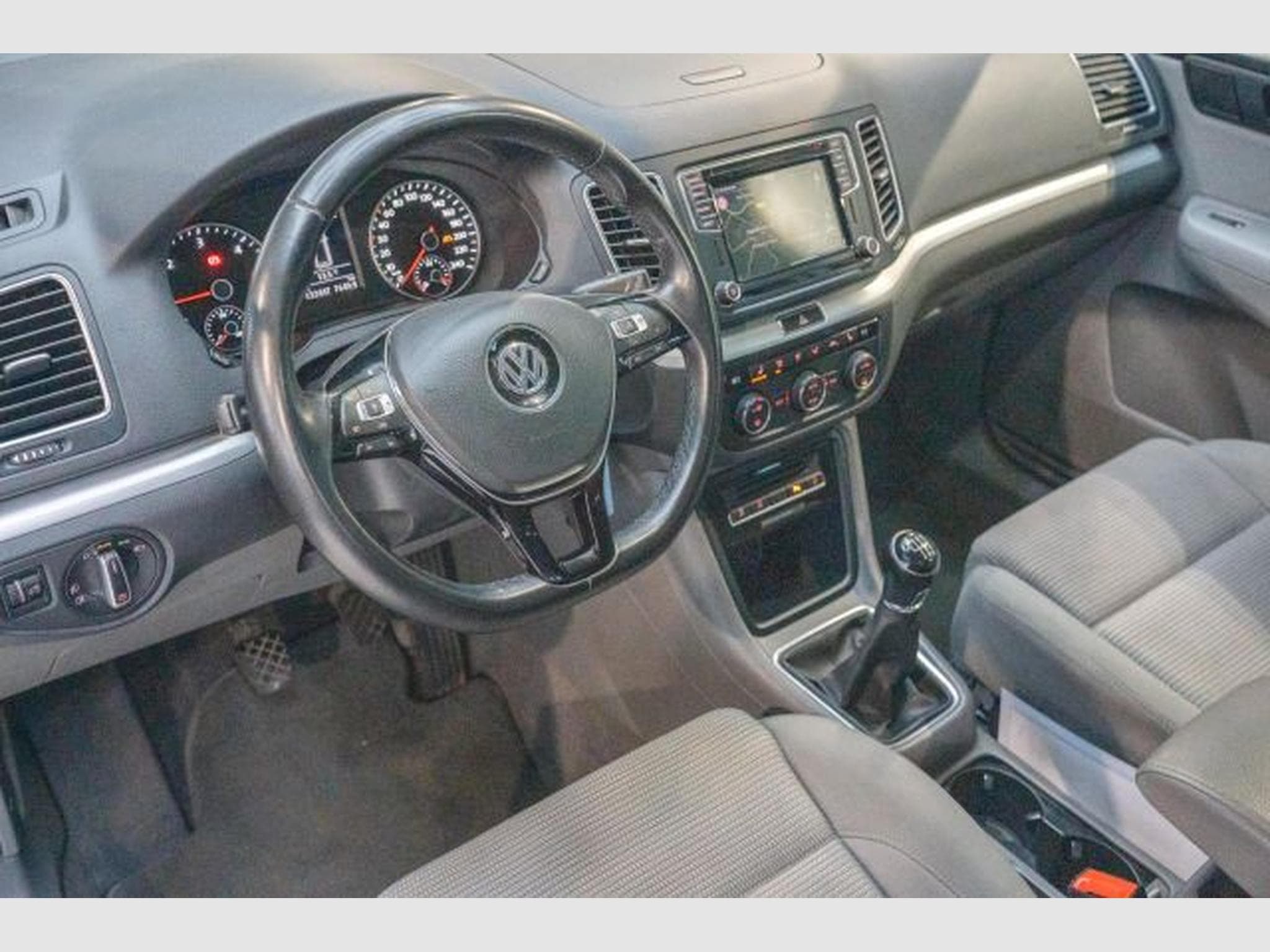 VW Sharan Sharan 2.0 TDI NAVI Bi-Xenon 7-SITZER PDC Klima (2019) - Photo 12