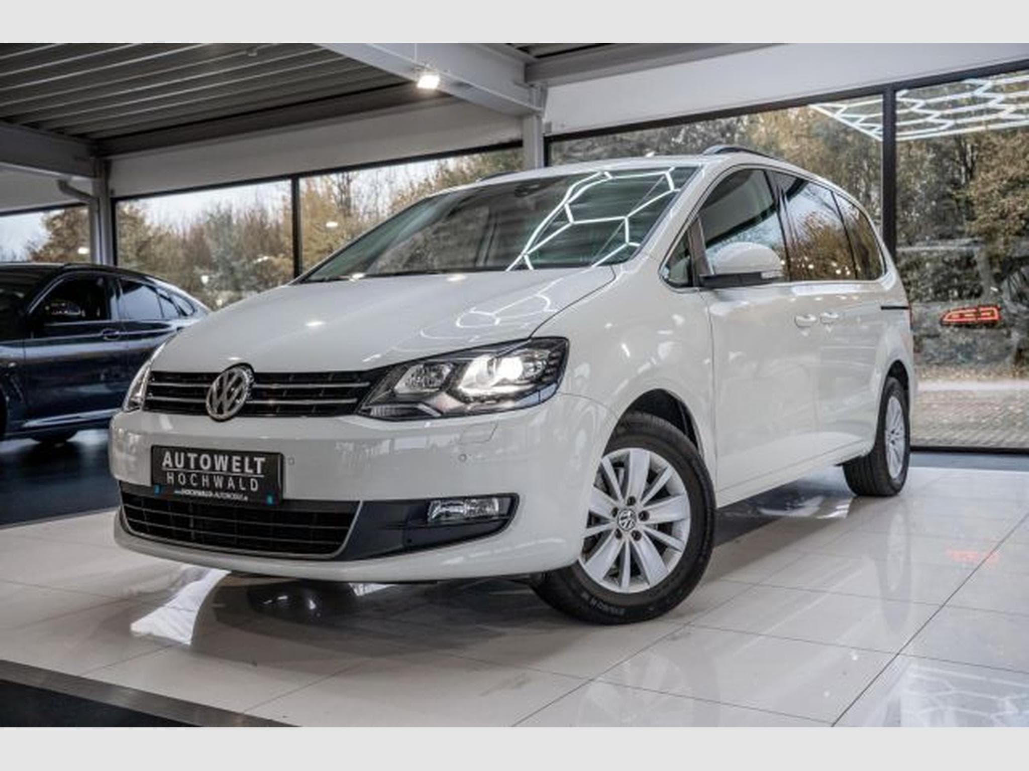 VW Sharan Sharan 2.0 TDI NAVI Bi-Xenon 7-SITZER PDC Klima (2019) - Photo 2