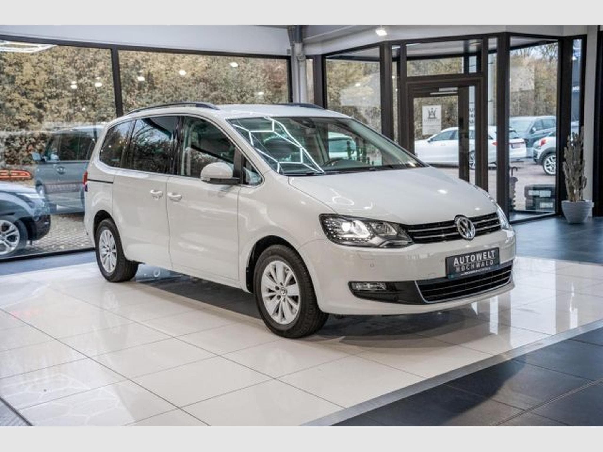 VW Sharan Sharan 2.0 TDI NAVI Bi-Xenon 7-SITZER PDC Klima (2019) - Photo 4