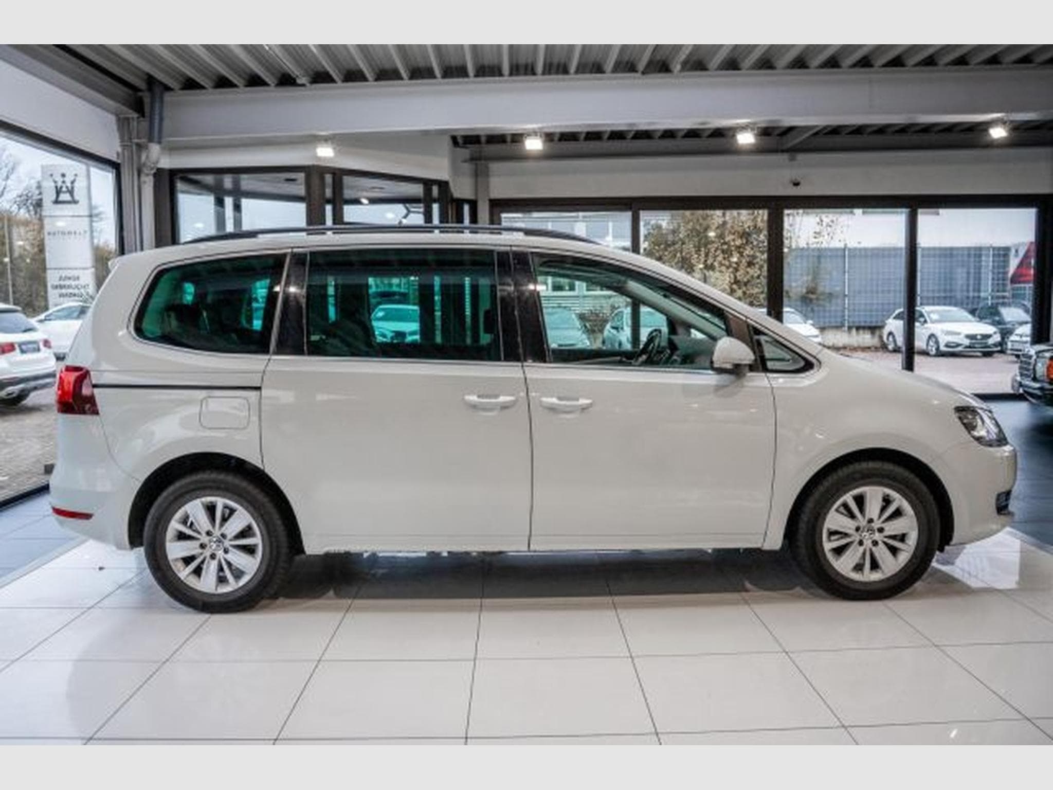 VW Sharan Sharan 2.0 TDI NAVI Bi-Xenon 7-SITZER PDC Klima (2019) - Photo 5