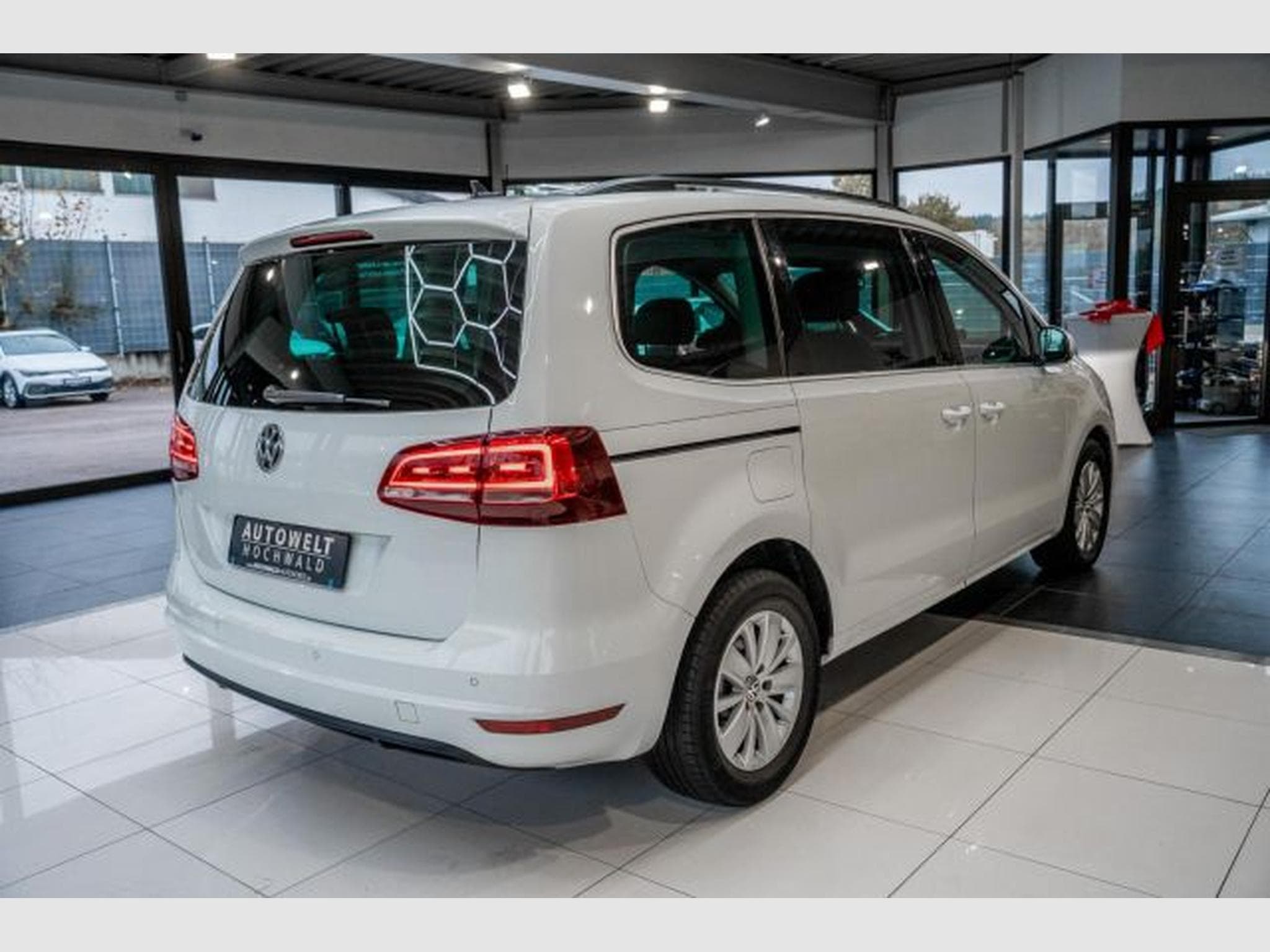 VW Sharan Sharan 2.0 TDI NAVI Bi-Xenon 7-SITZER PDC Klima (2019) - Photo 6
