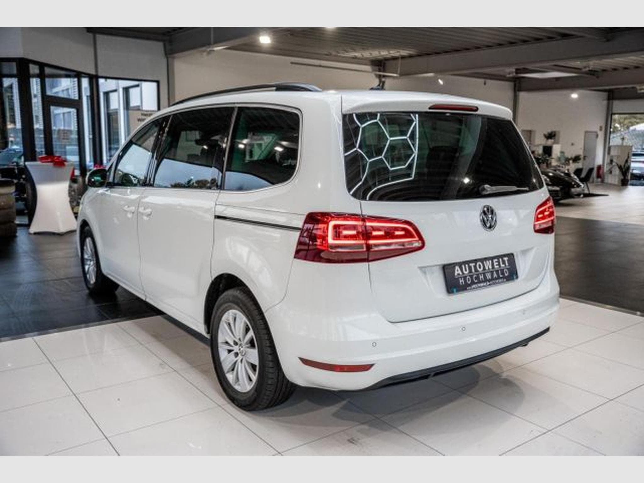 VW Sharan Sharan 2.0 TDI NAVI Bi-Xenon 7-SITZER PDC Klima (2019) - Photo 9
