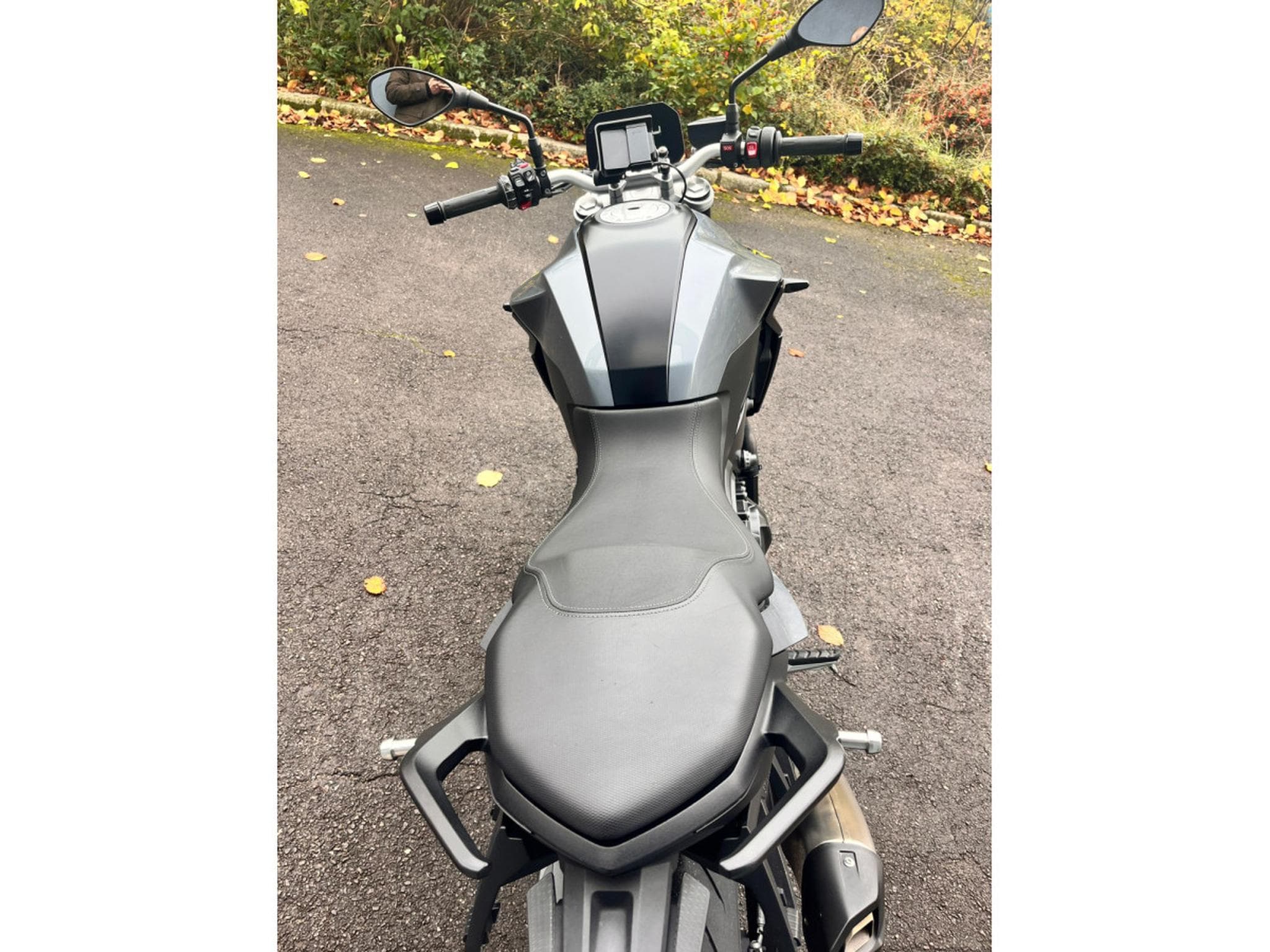 BMW F 900 R (2024) - Foto 8