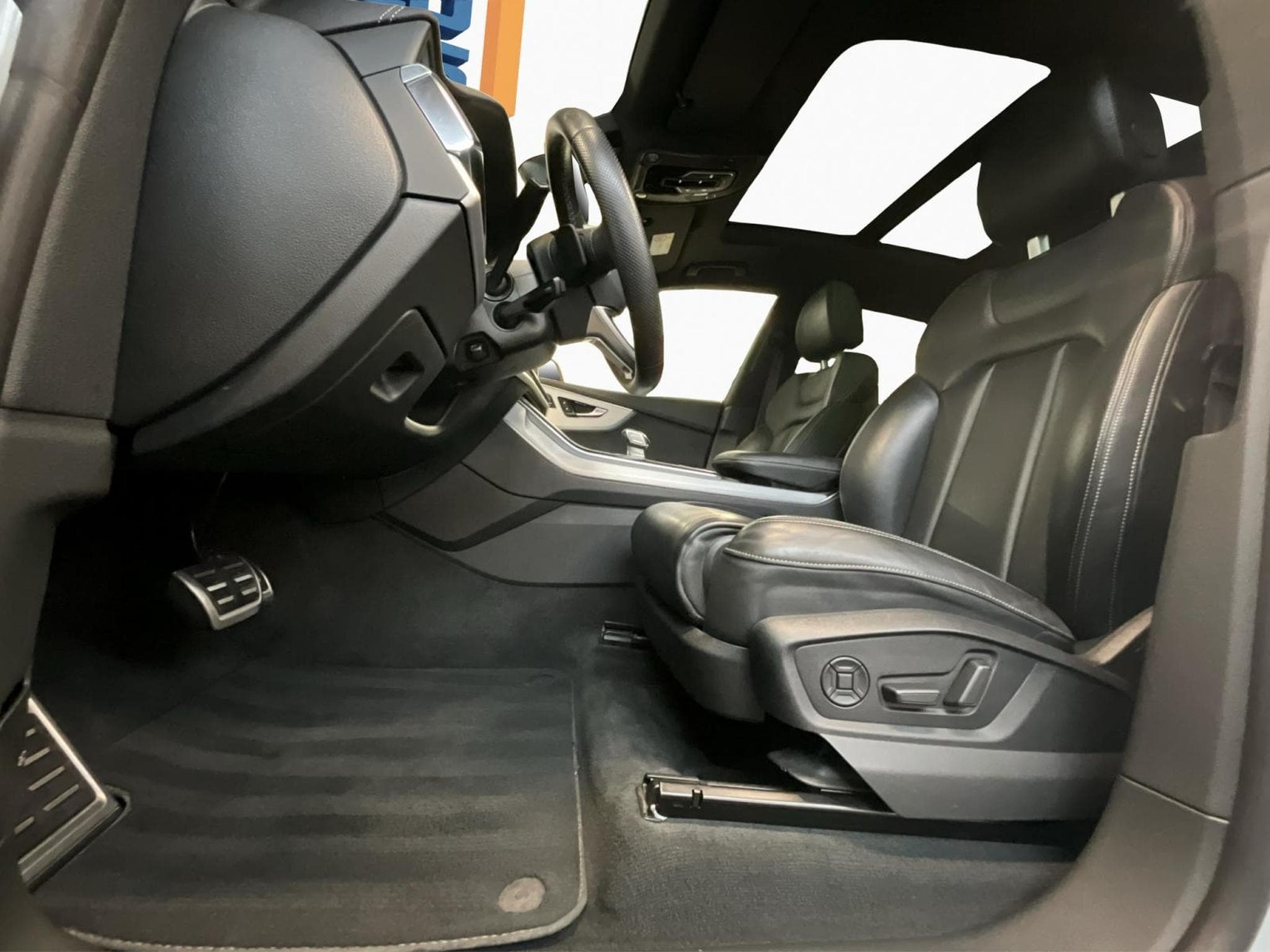 Audi Q8 50TDI+Quattro+Tiptronic+S-Line (2023) - Foto 9