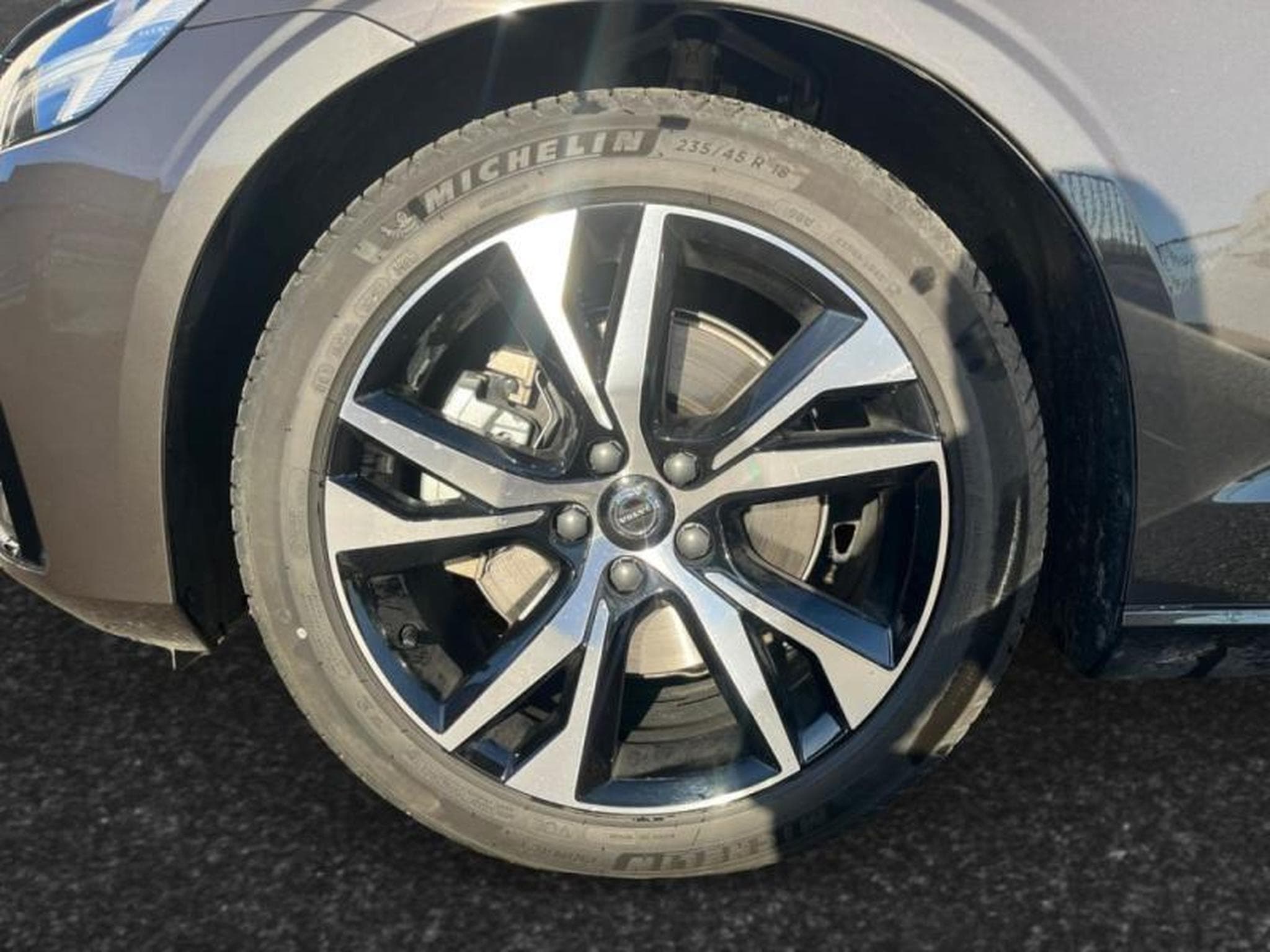 Volvo V60 B4 Plus Dark / Diesel (2023) - Photo 19