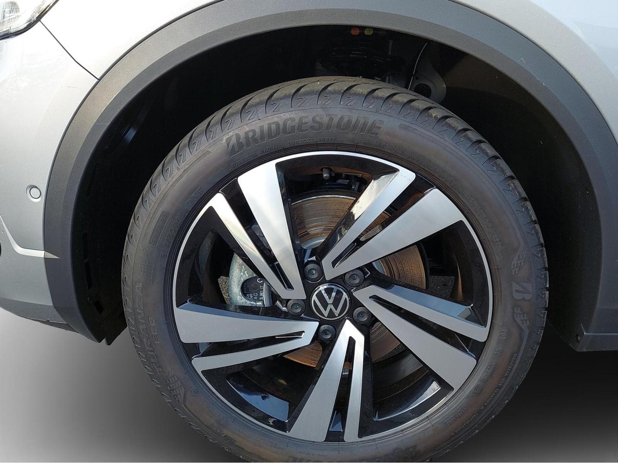 VW T-Roc R-LINE (2025) - Photo 3