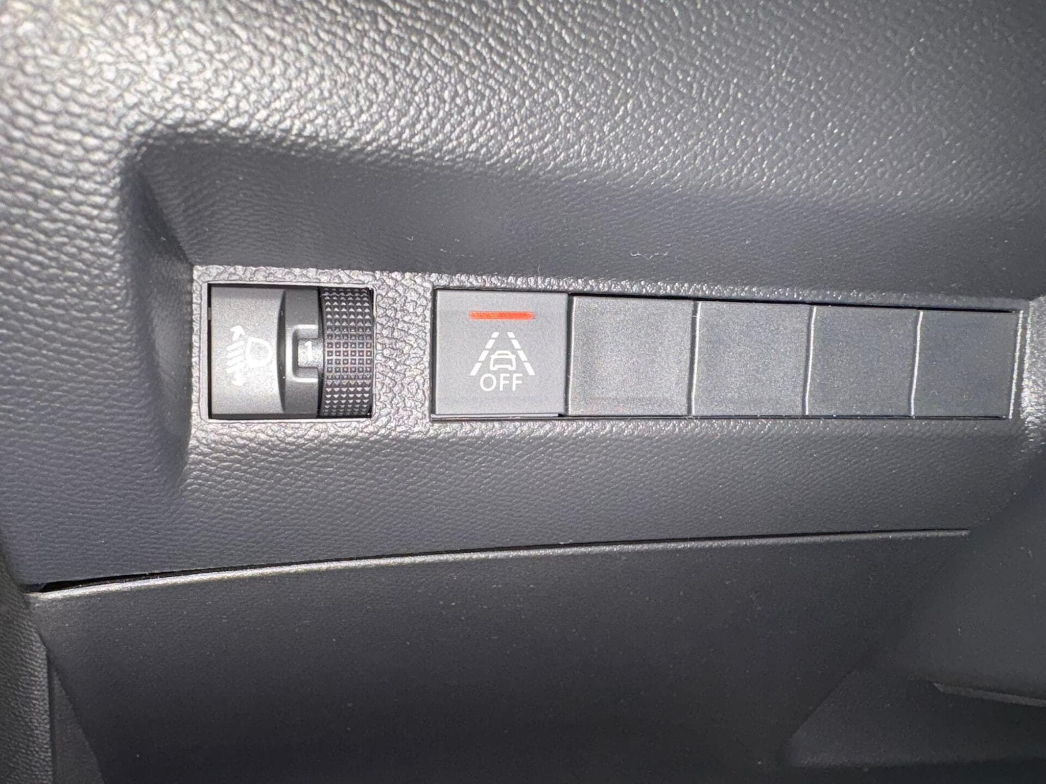 Peugeot 208 1.2 Allure 100cv Clim auto / Régulateur / Sièges chauffants (2023) - Foto 14