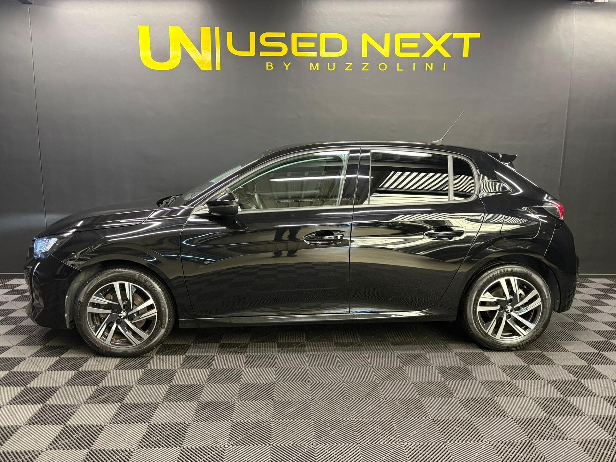 Peugeot 208 1.2 Allure 100cv Clim auto / Régulateur / Sièges chauffants (2023) - Foto 3