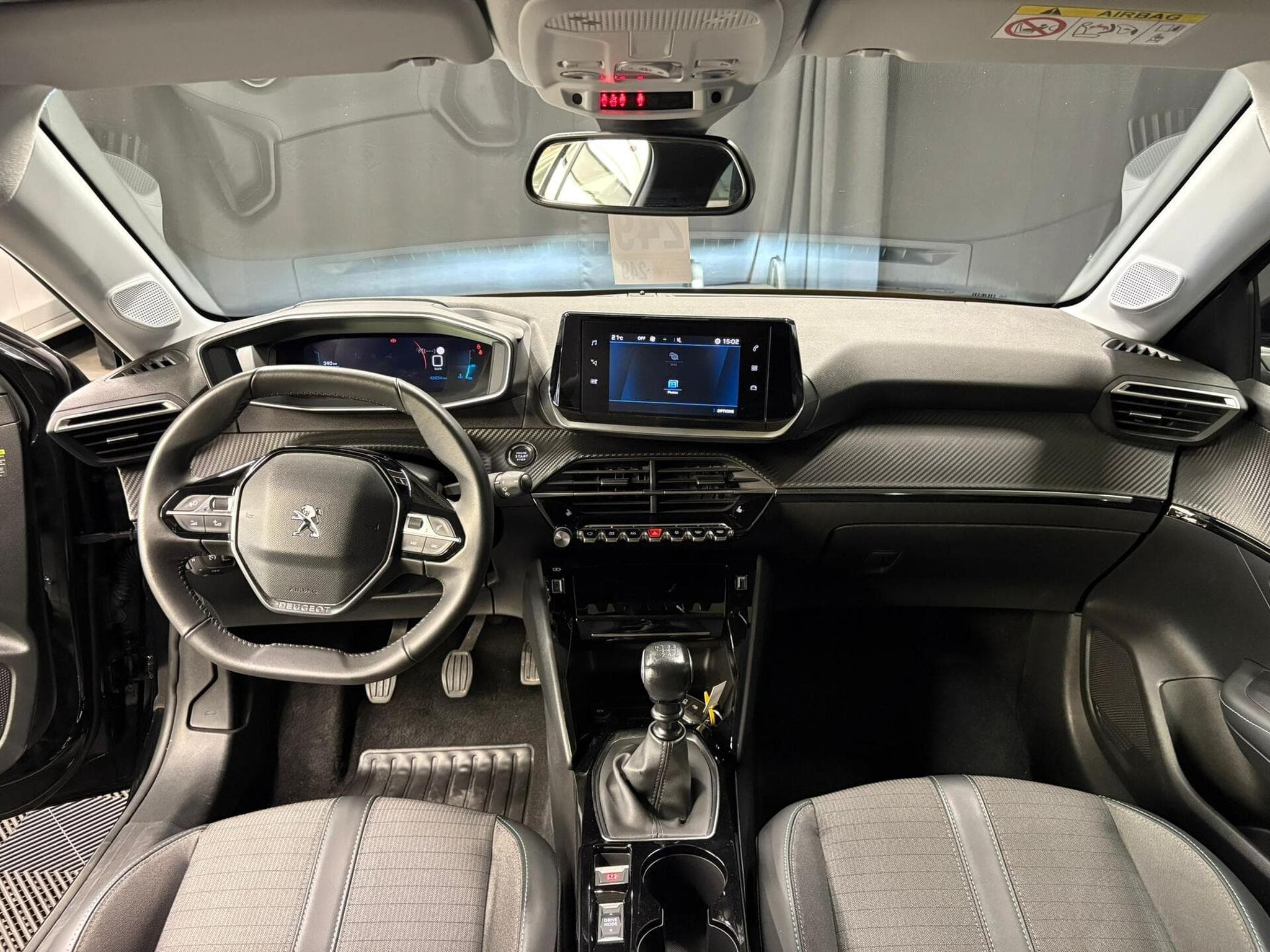 Peugeot 208 1.2 Allure 100cv Clim auto / Régulateur / Sièges chauffants (2023) - Foto 7