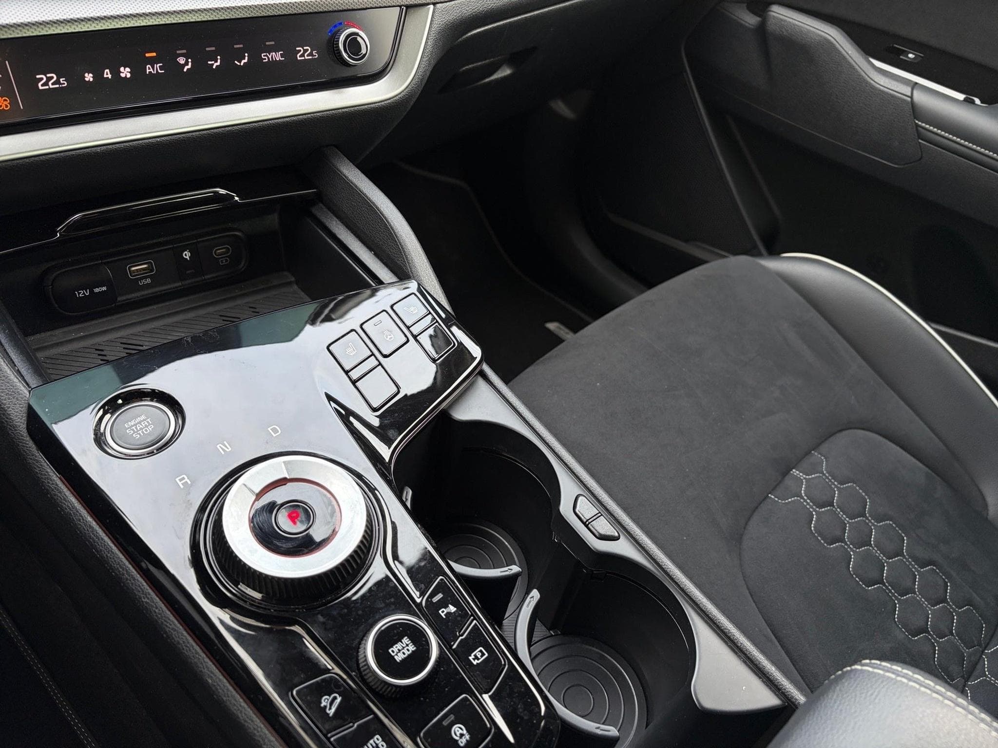 Kia Sportage GT LINE 1.6L (2024) - Photo 9