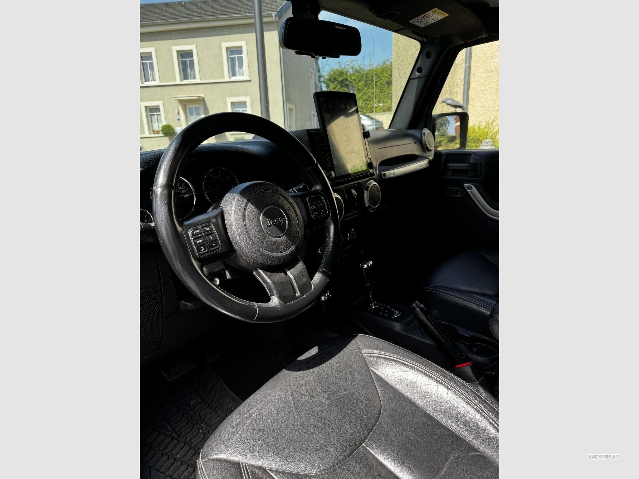 Jeep Wrangler Unlimited Sahara (2015) - Photo 4