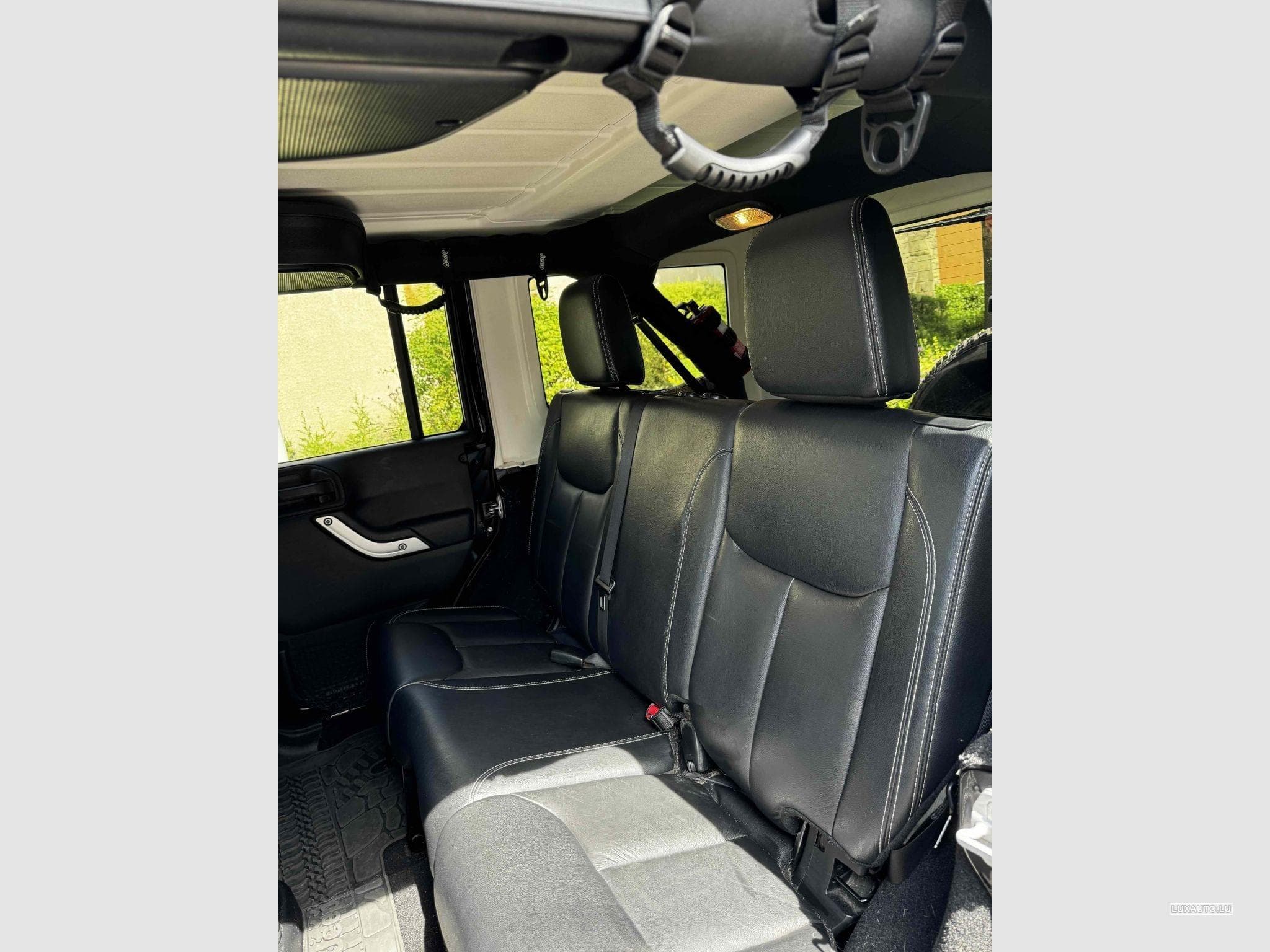 Jeep Wrangler Unlimited Sahara (2015) - Photo 5