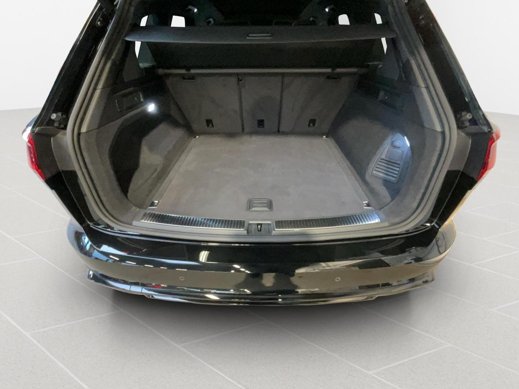 VW Touareg R-Line+V6+DSG+4M+Pano+ (2024) - Photo 17