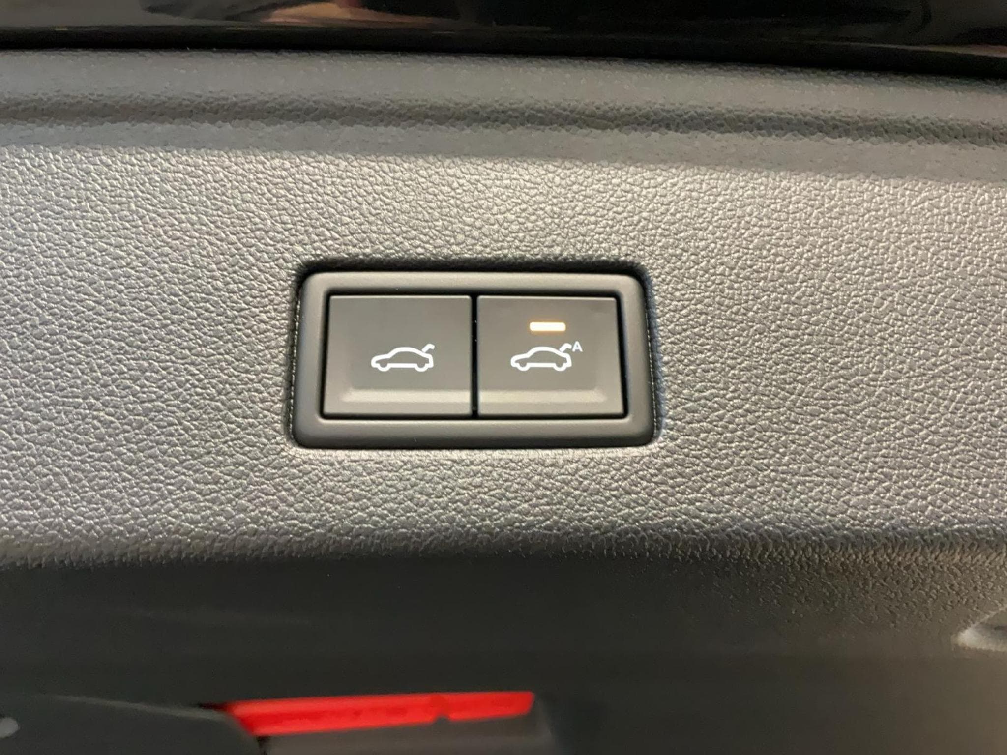 VW Touareg R-Line+V6+DSG+4M+Pano+ (2024) - Photo 19