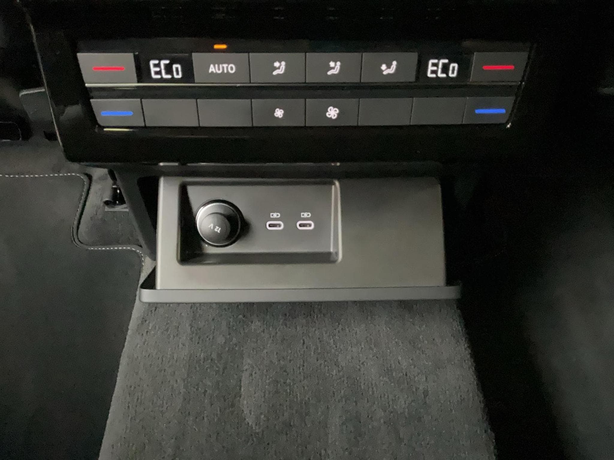 VW Touareg R-Line+V6+DSG+4M+Pano+ (2024) - Photo 22